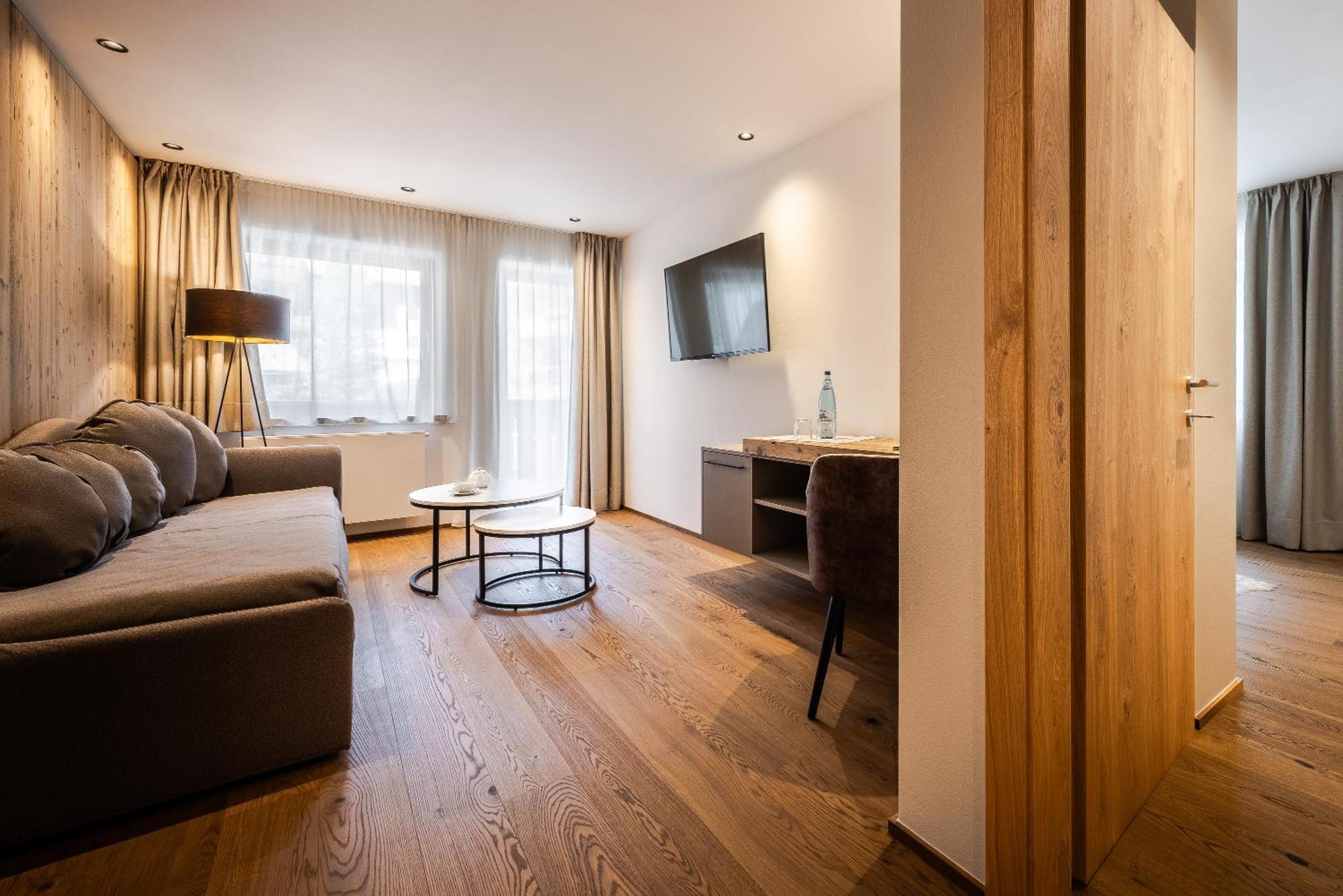 Family Room with Balcony,1698626404:JPEG