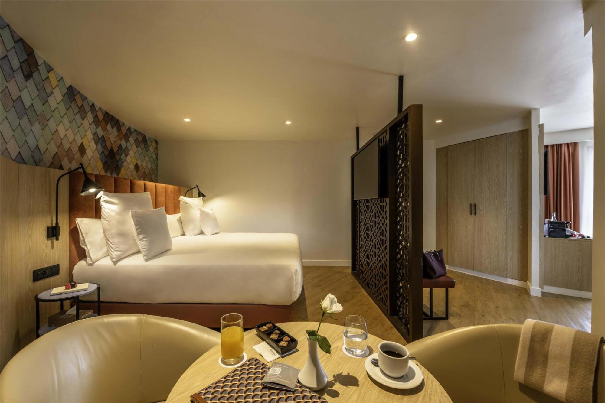 Deluxe Suite,1698936268:JPEG