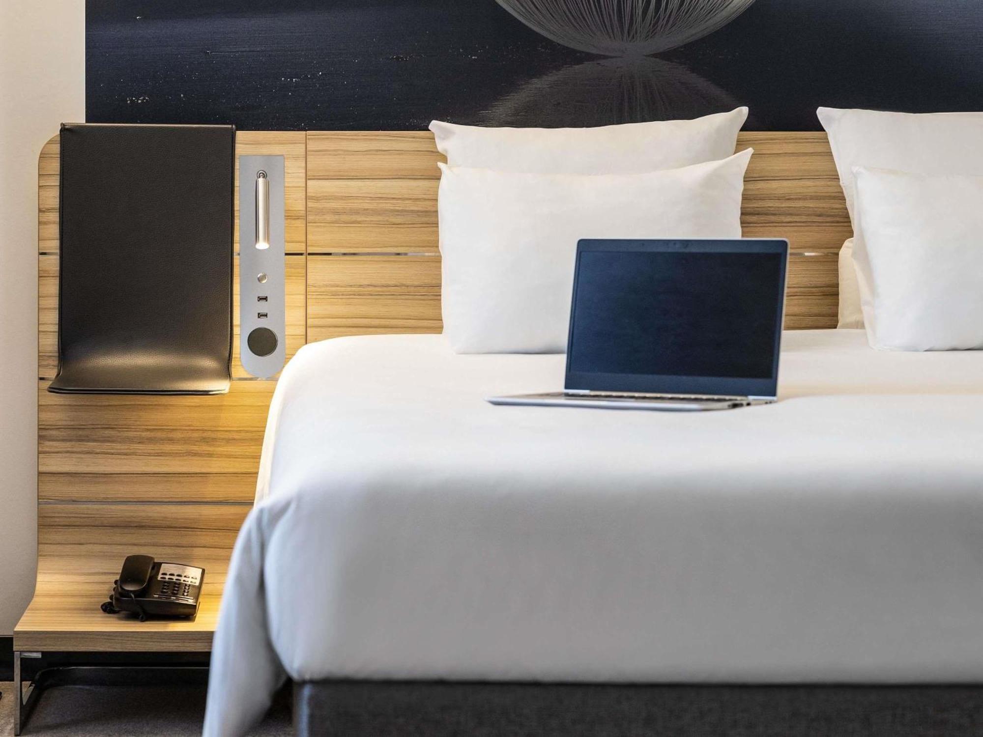 Executive Queen Suite,1704844602:JPEG