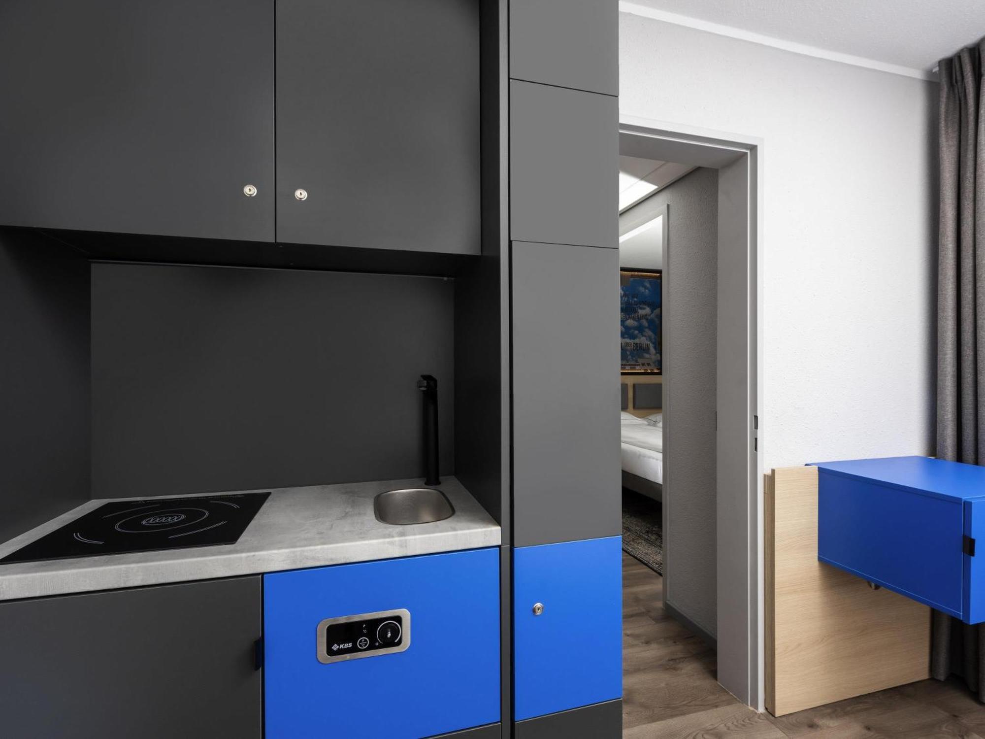 Family Suite with Two Single Beds and  Sofa,1705557187:JPEG