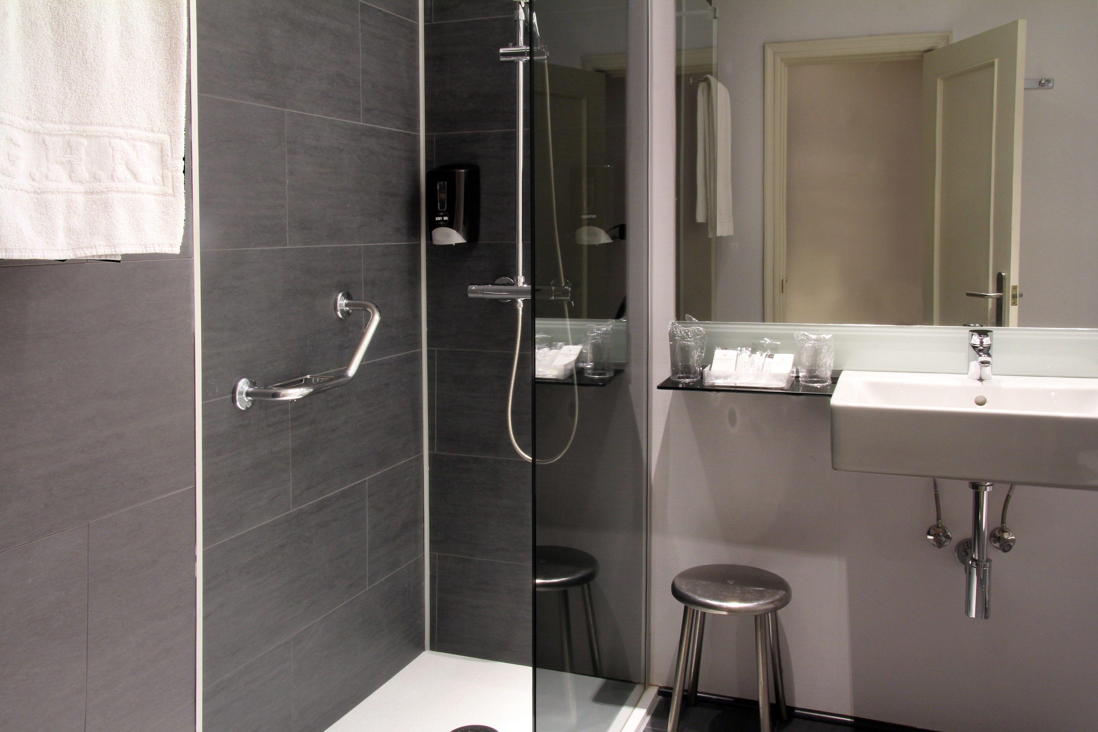 Superior Twin Room Street View