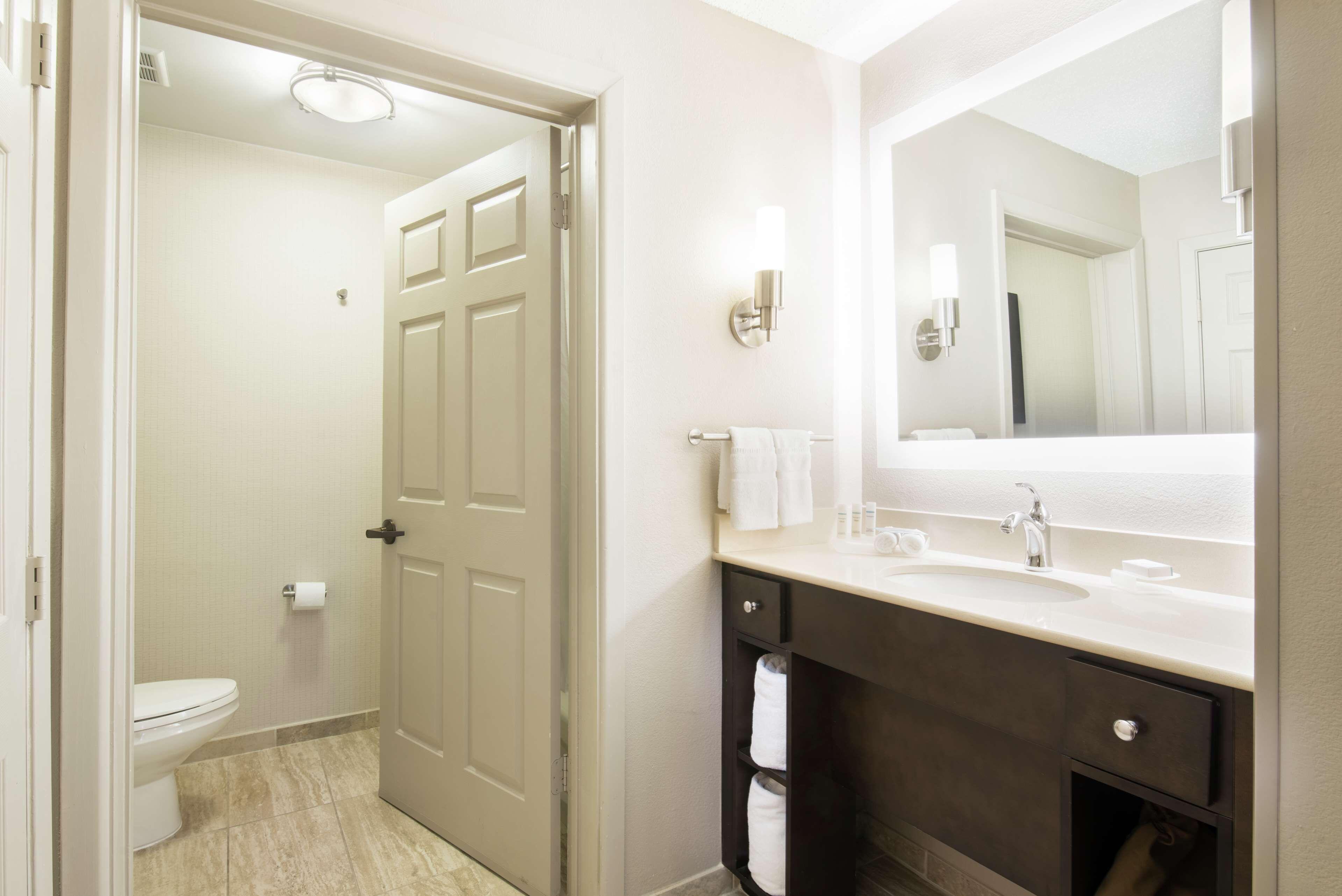 One-Bedroom King Suite Non-Smoking