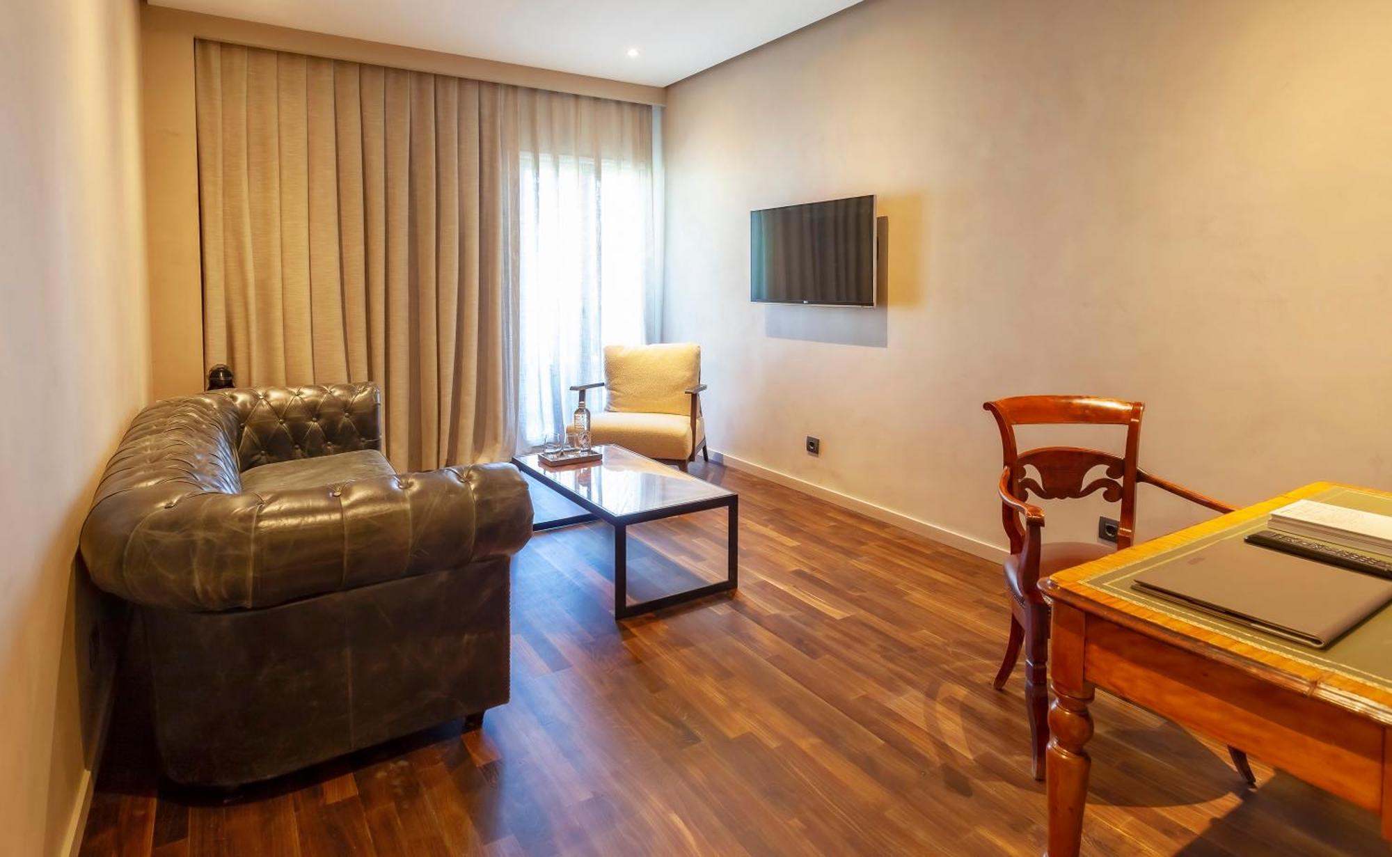 Duplex Room,1549561009:JPEG