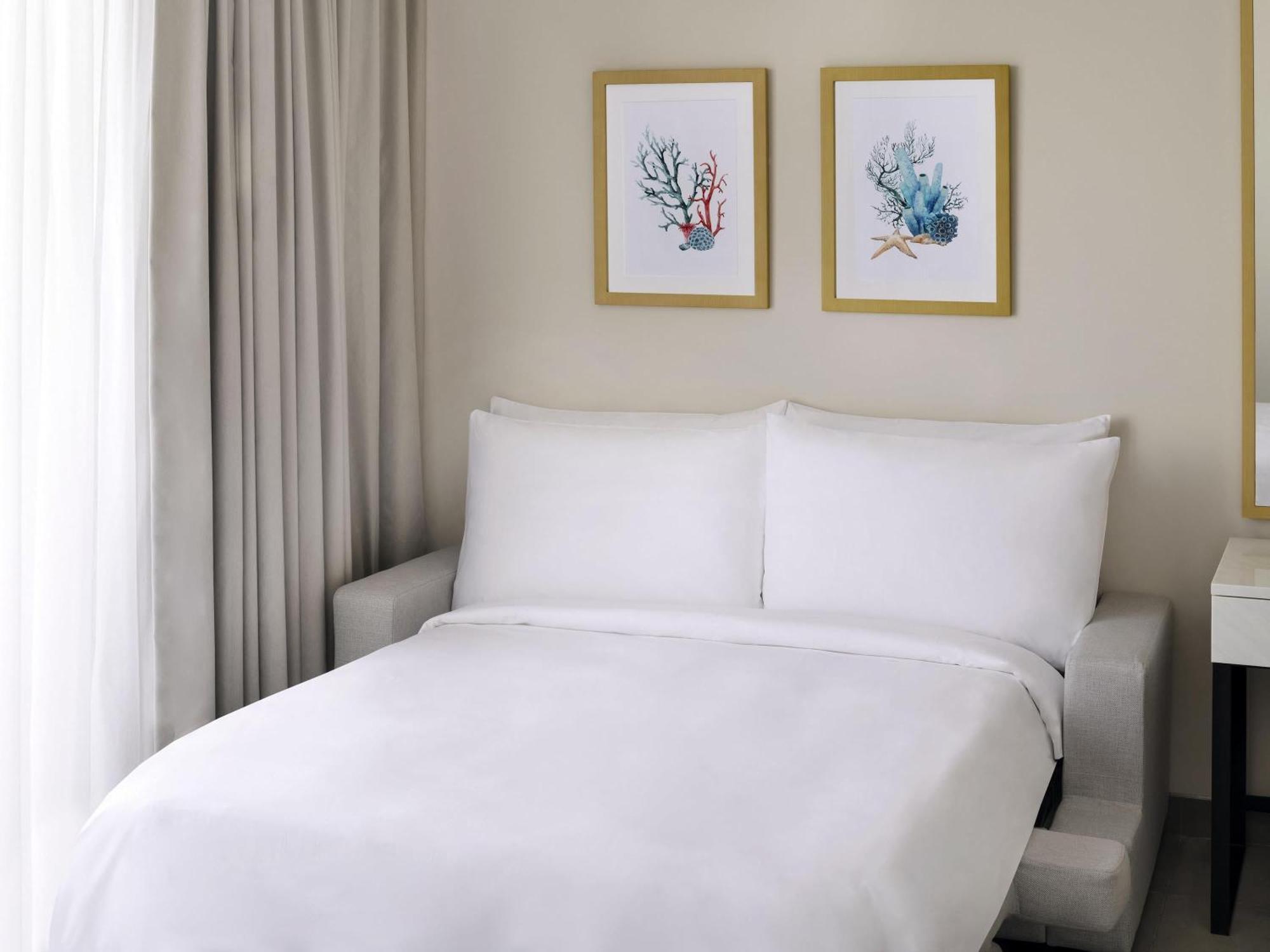 Deluxe Beach Pool King Room Sea View,1714173937:JPEG