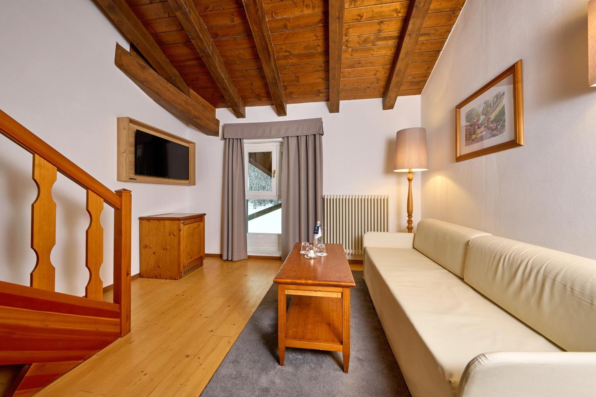 Suite with Lake View