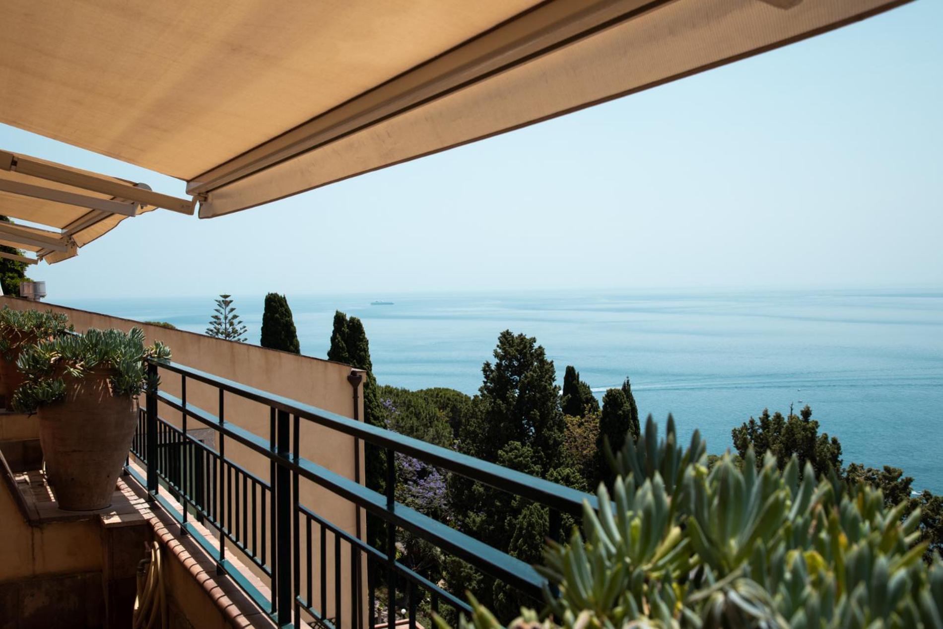 Double or Twin Room Balcony Sea View