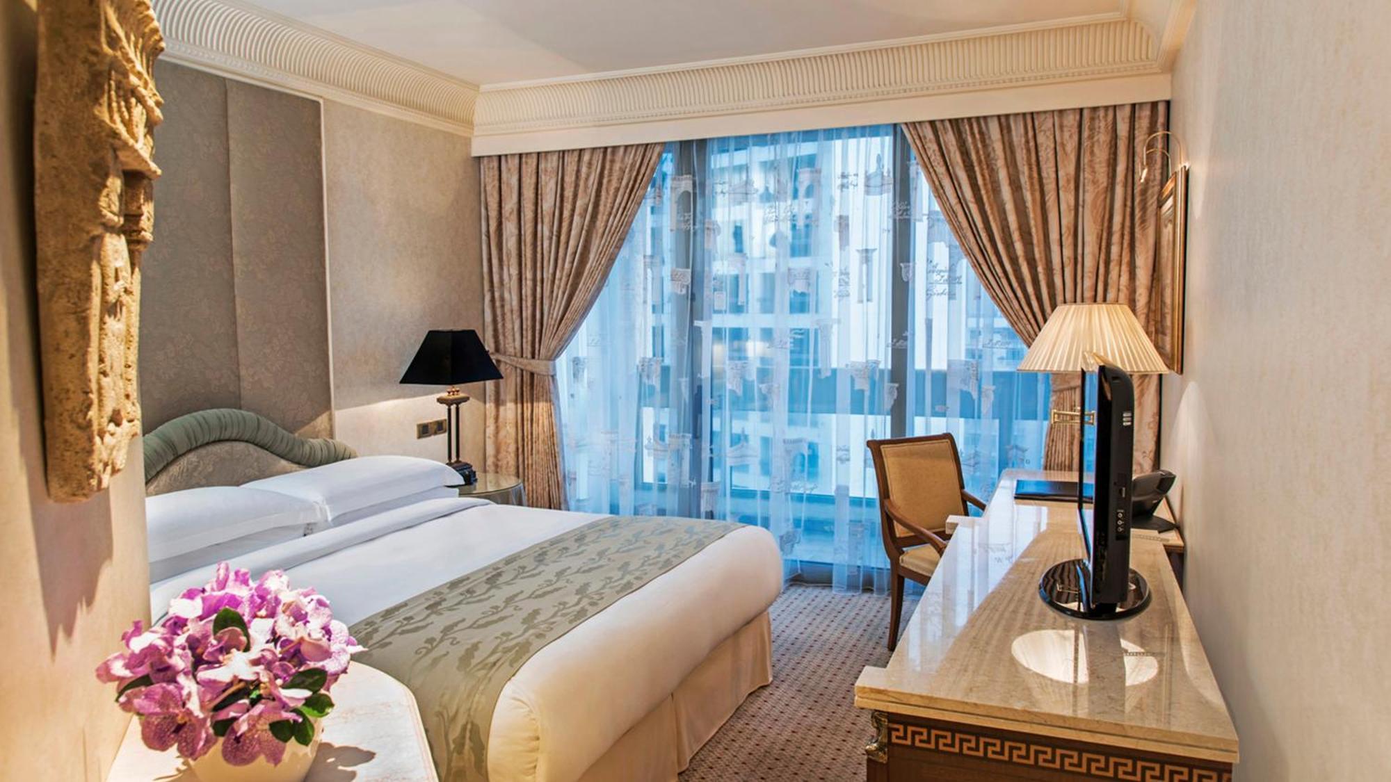 Classic Queen Room
