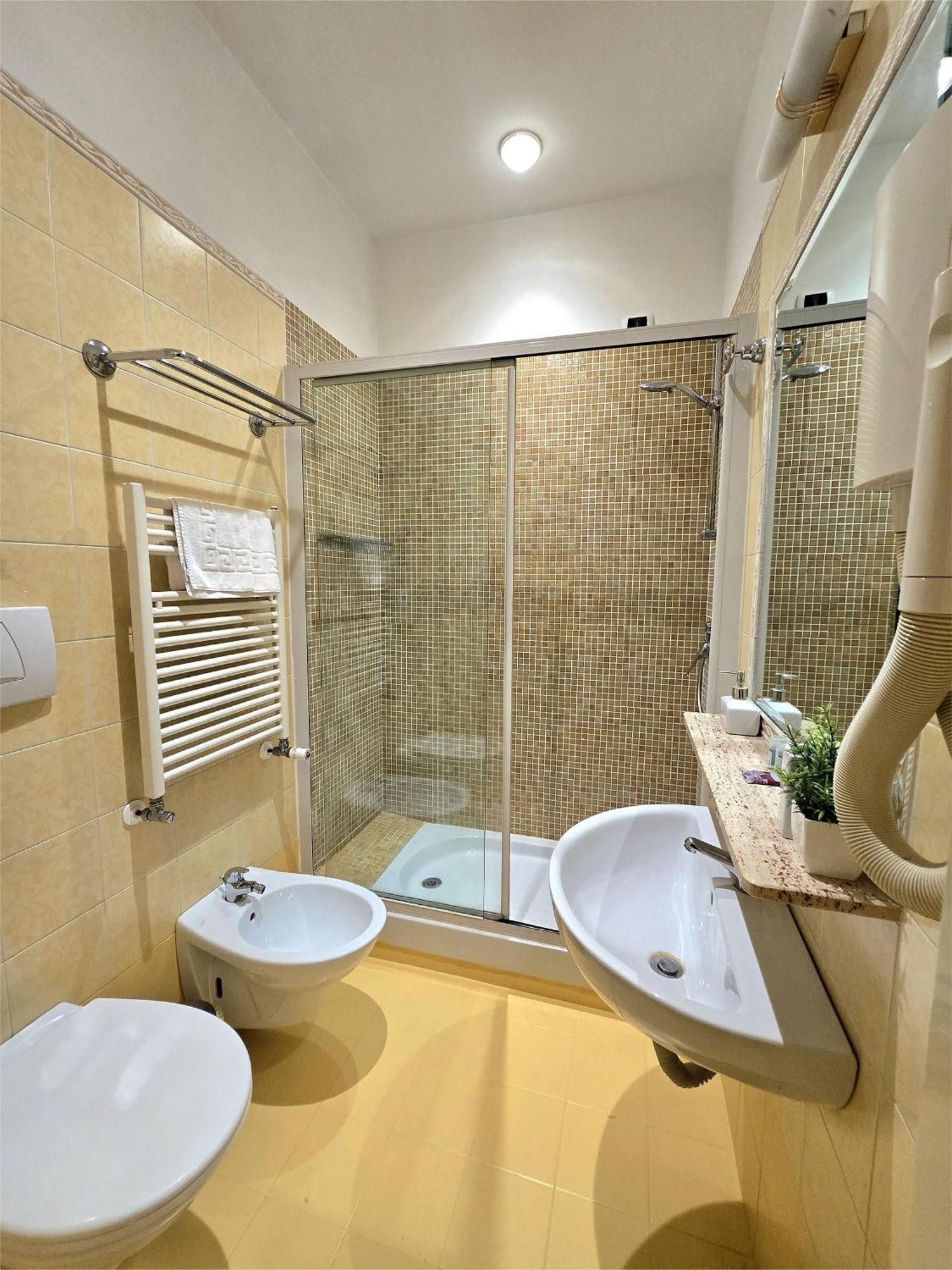 Double Room Private Bathroom