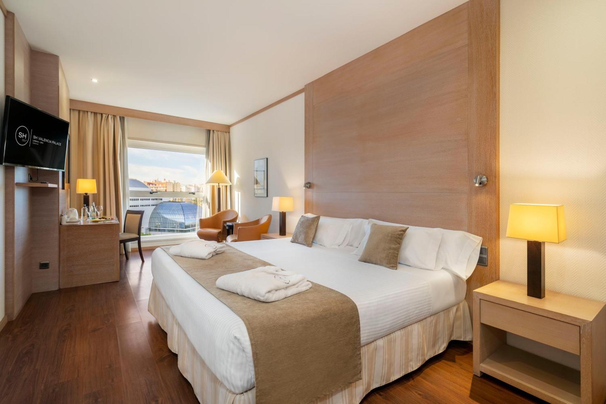 Superior Double Room City View