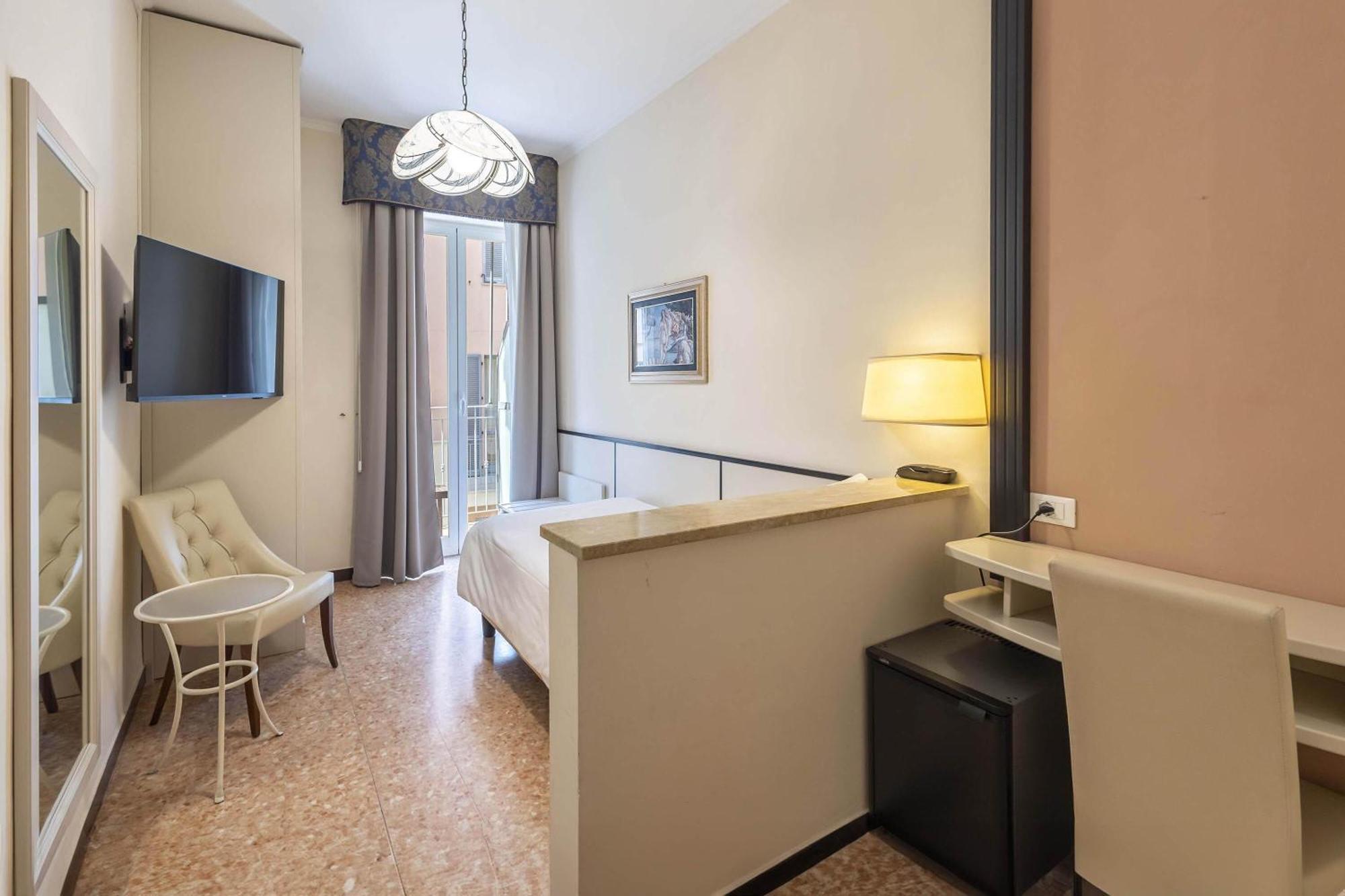 Single Room Balcony