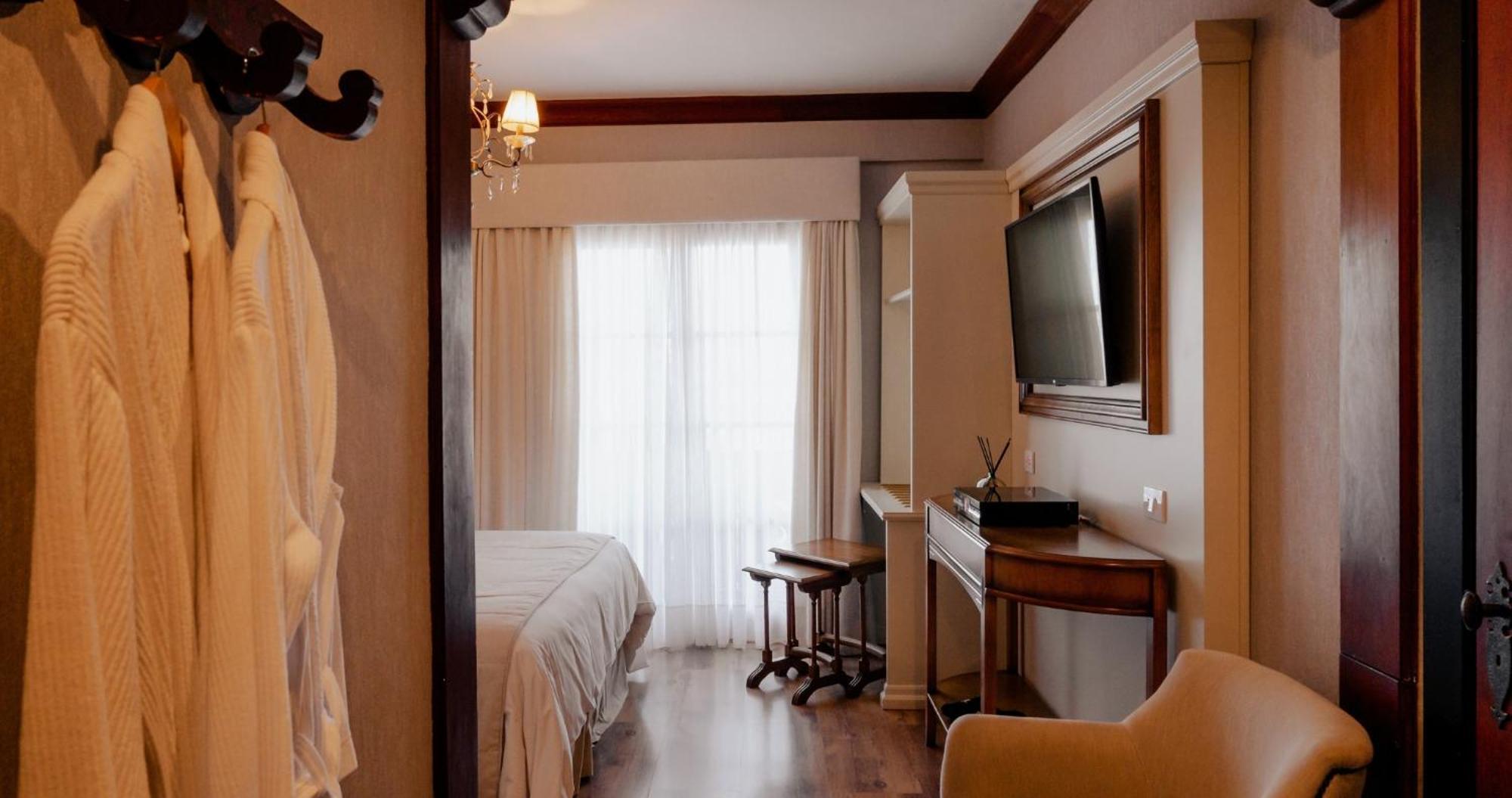 Deluxe Room,1742664707:JPEG