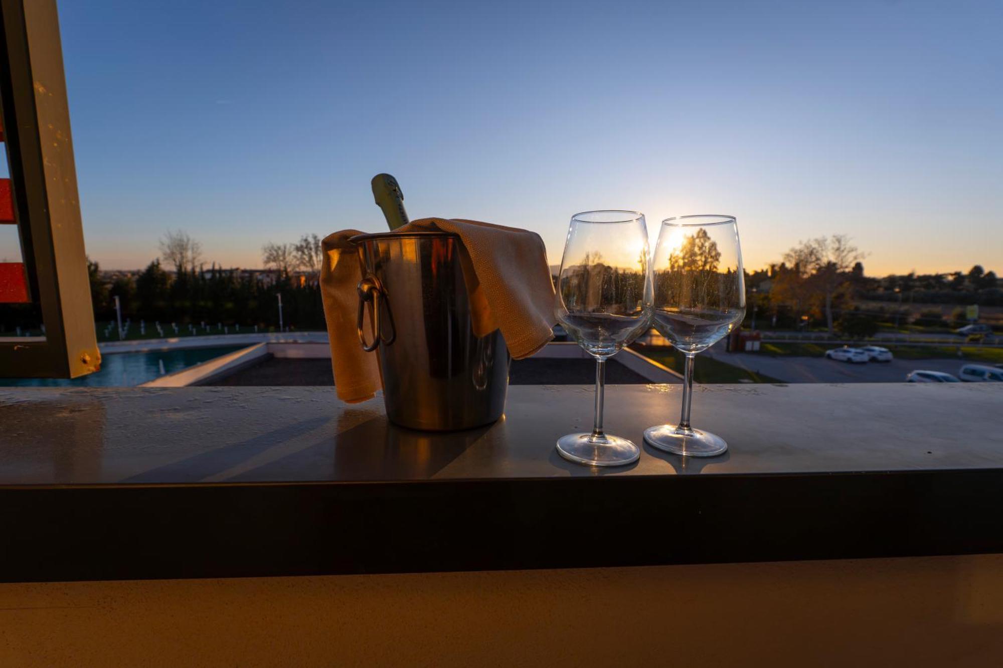 Deluxe Double or Twin Room Pool View