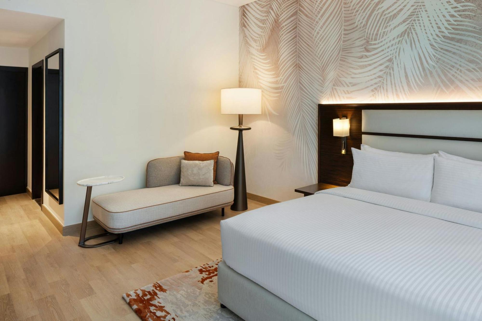 Deluxe King Room with Pool View,1742897559:JPEG