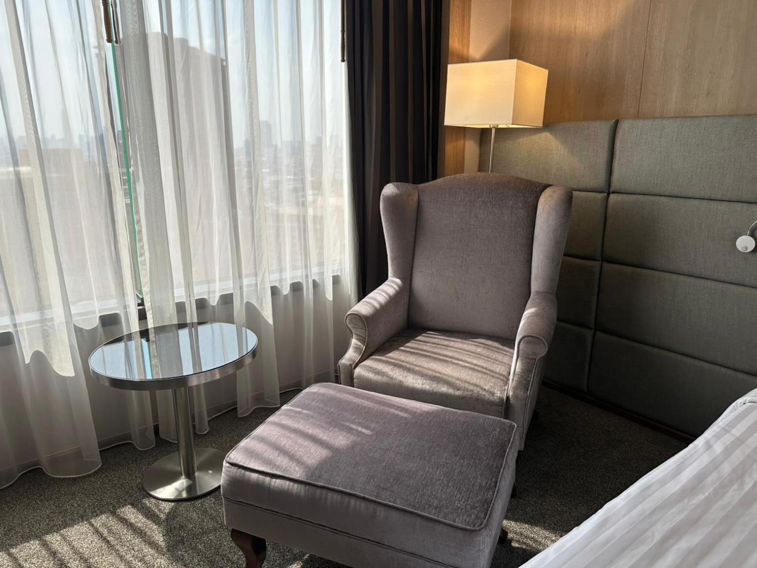 Deluxe King Room City View