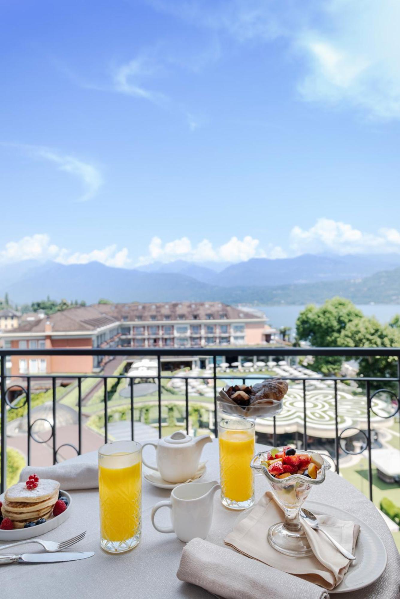Classic Double Room lake or side pool view