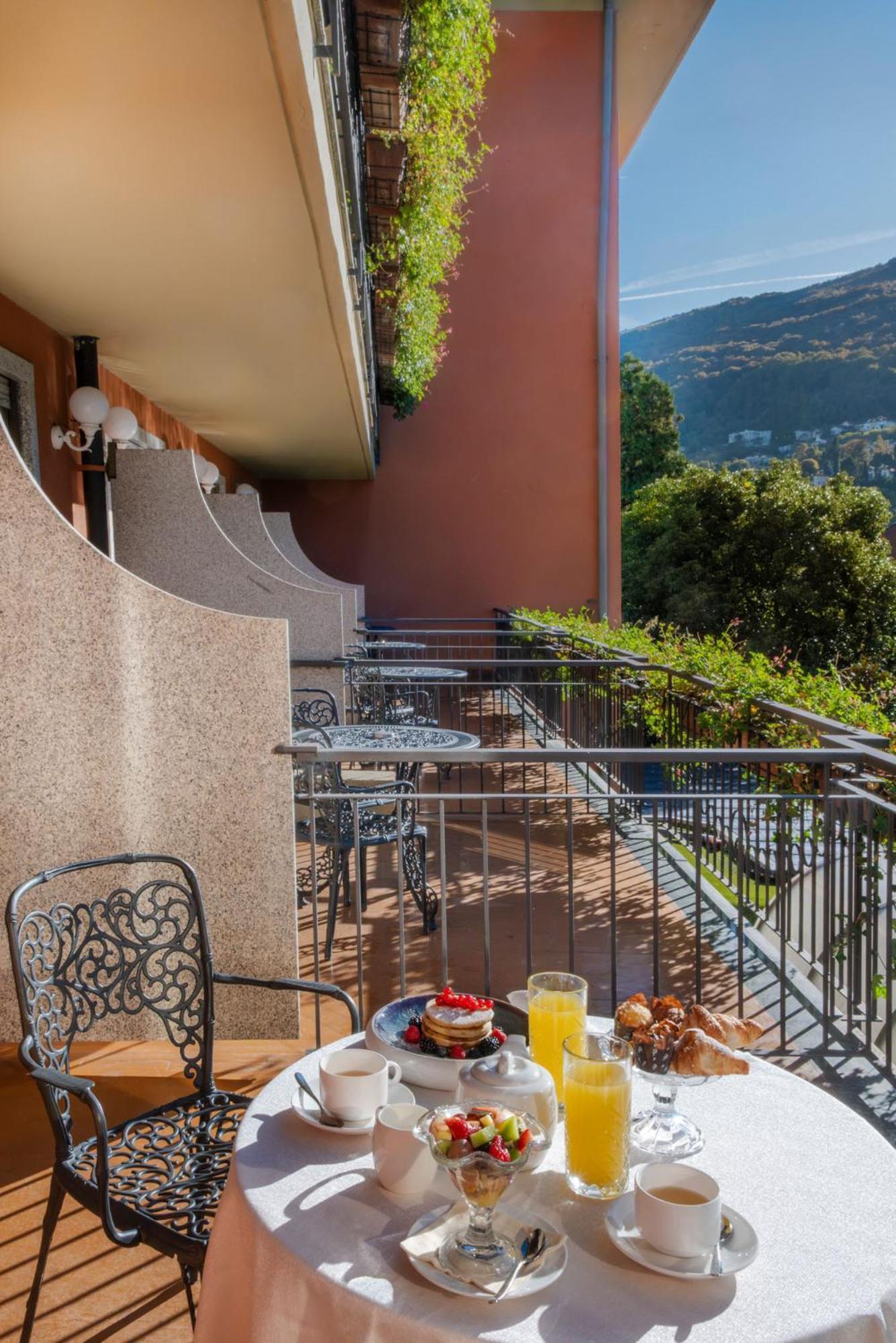Classic Double Room Mountain Side