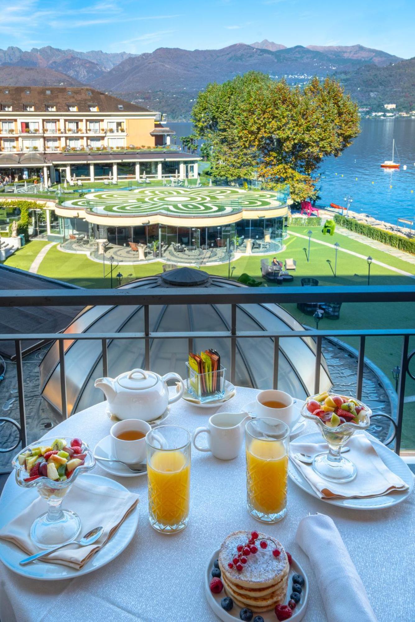Classic Double Room lake or side pool view