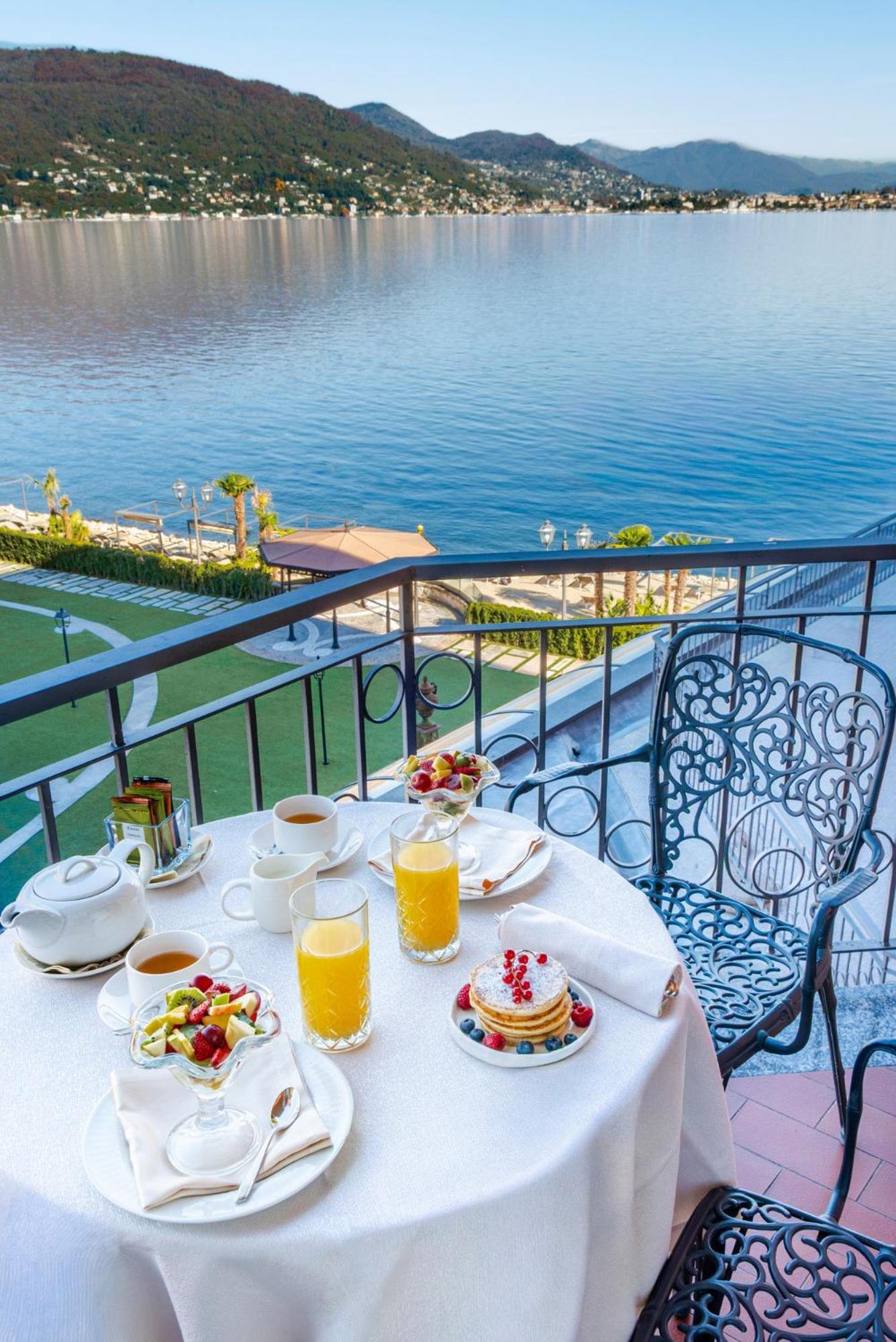 Classic Double Room lake or side pool view