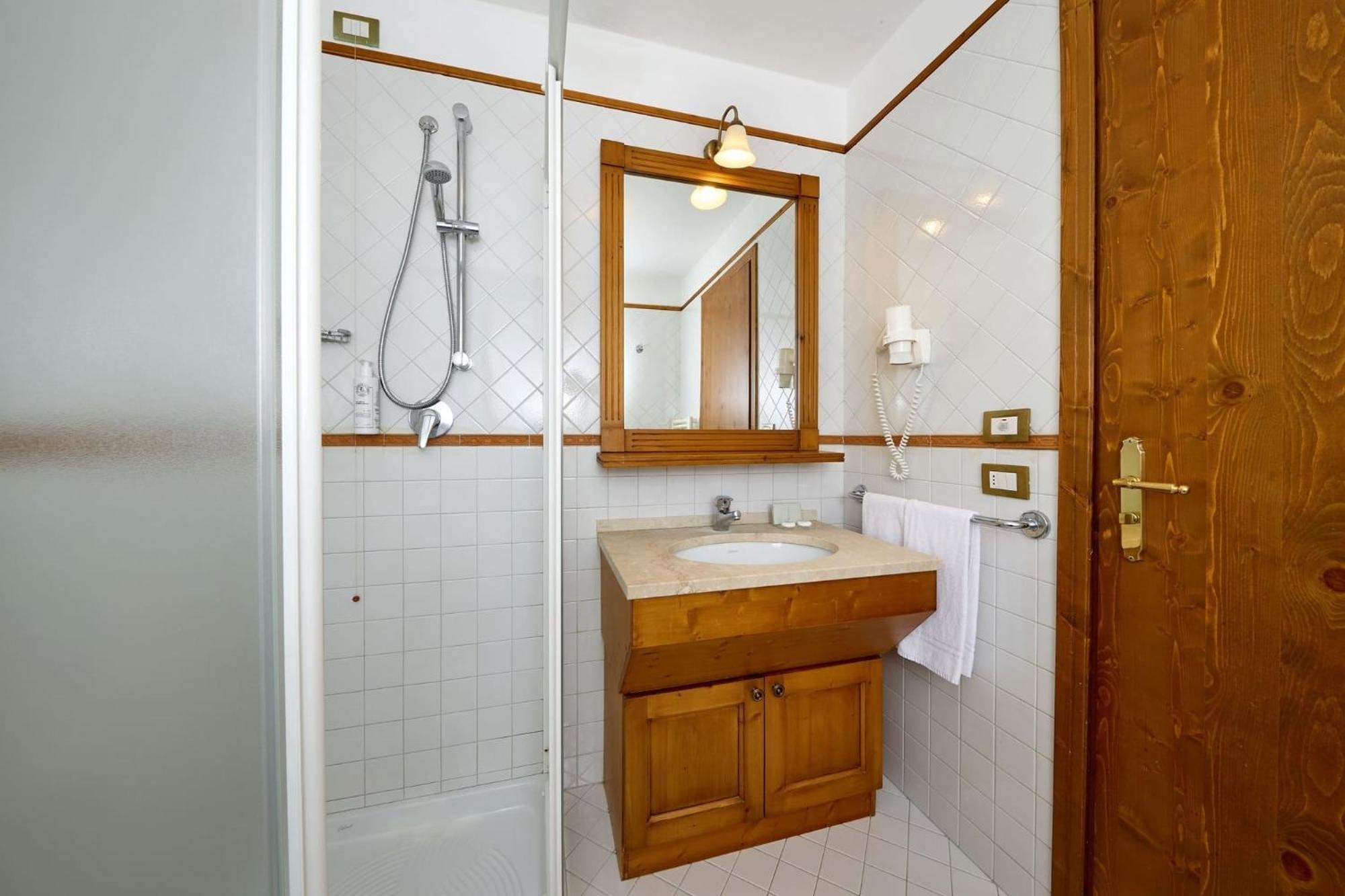 Superior Double or Twin Room Lake View