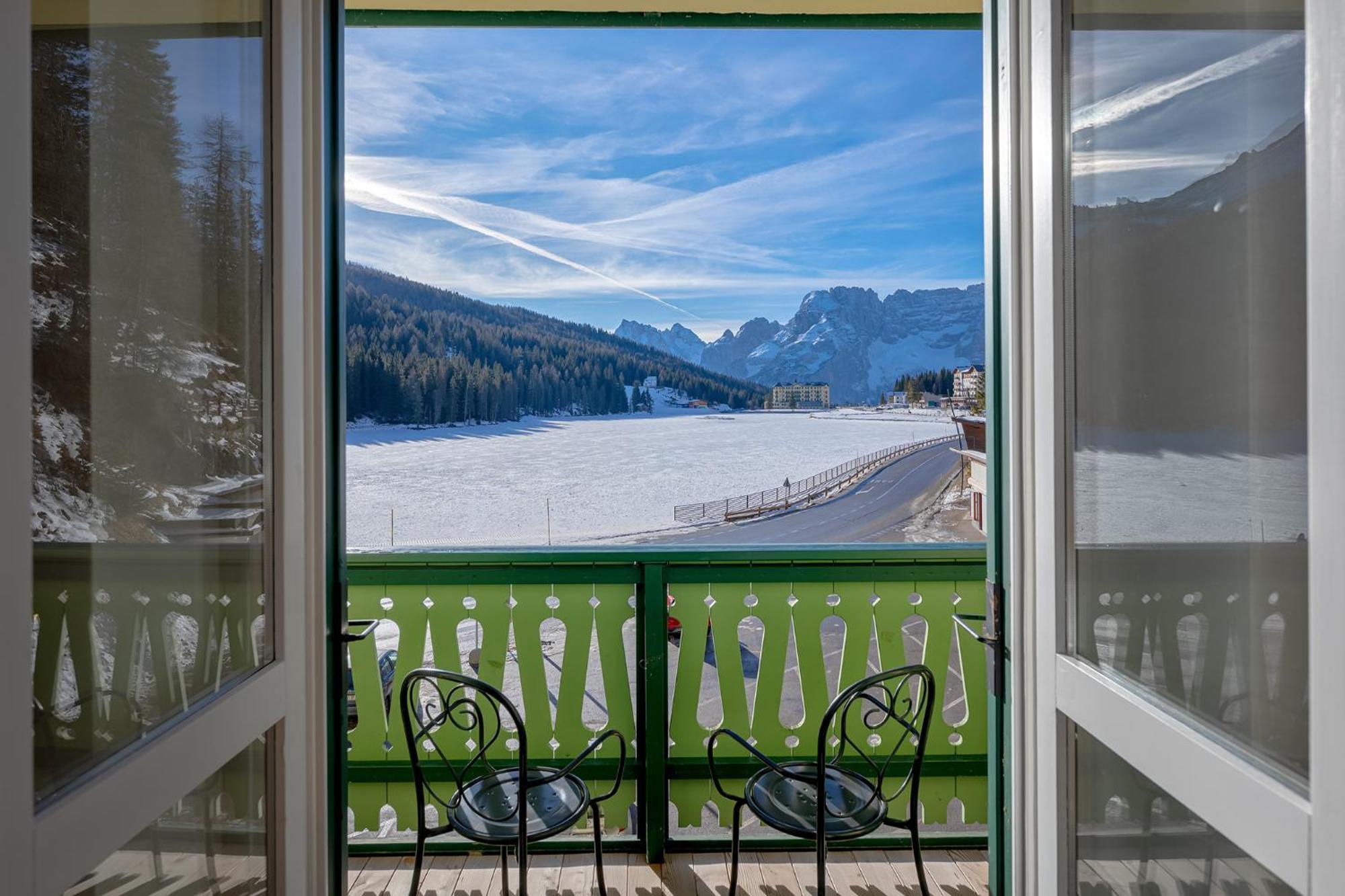 Superior Double or Twin Room Lake View