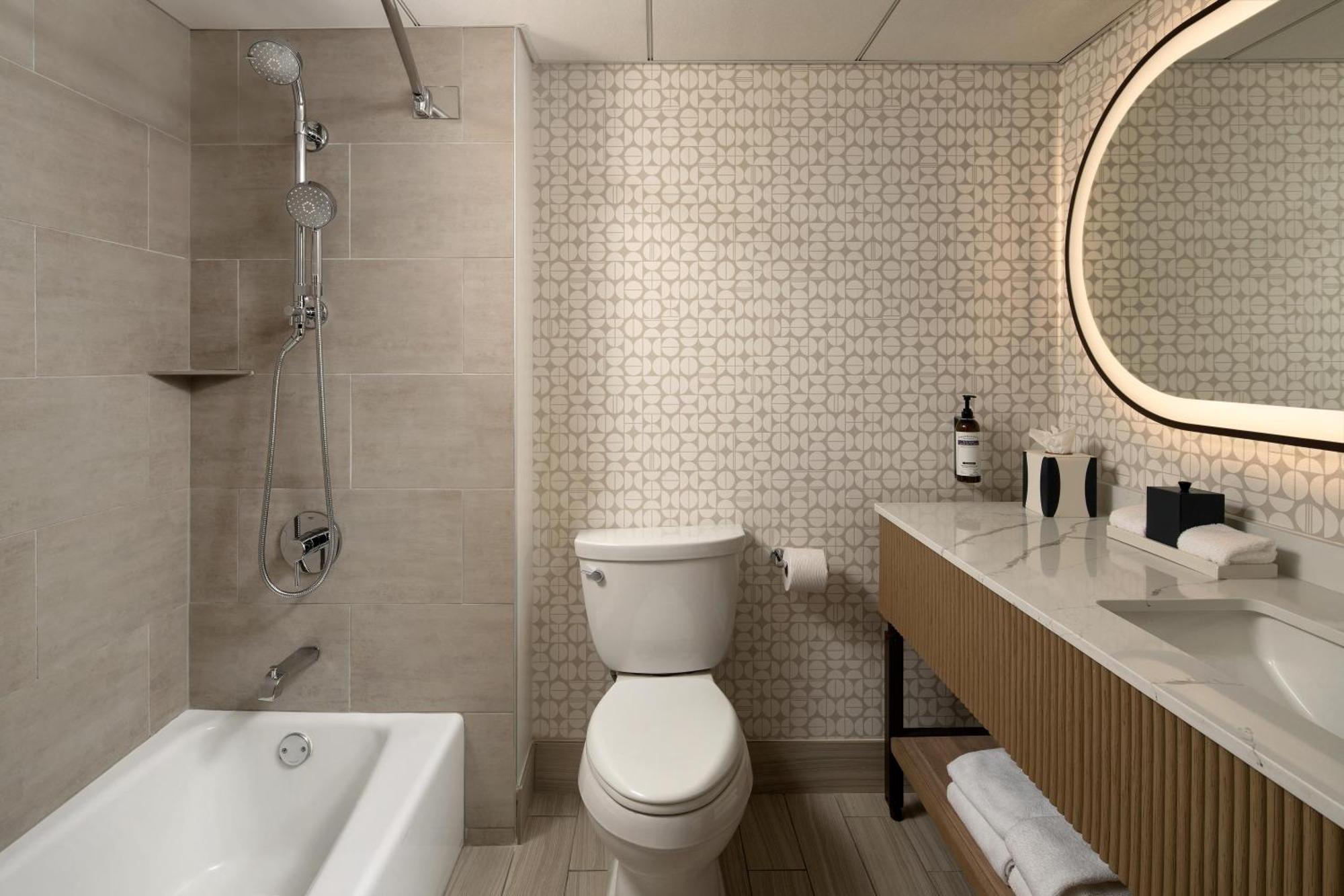 1 King Bed Lakefront Patio,1746924714:JPEG