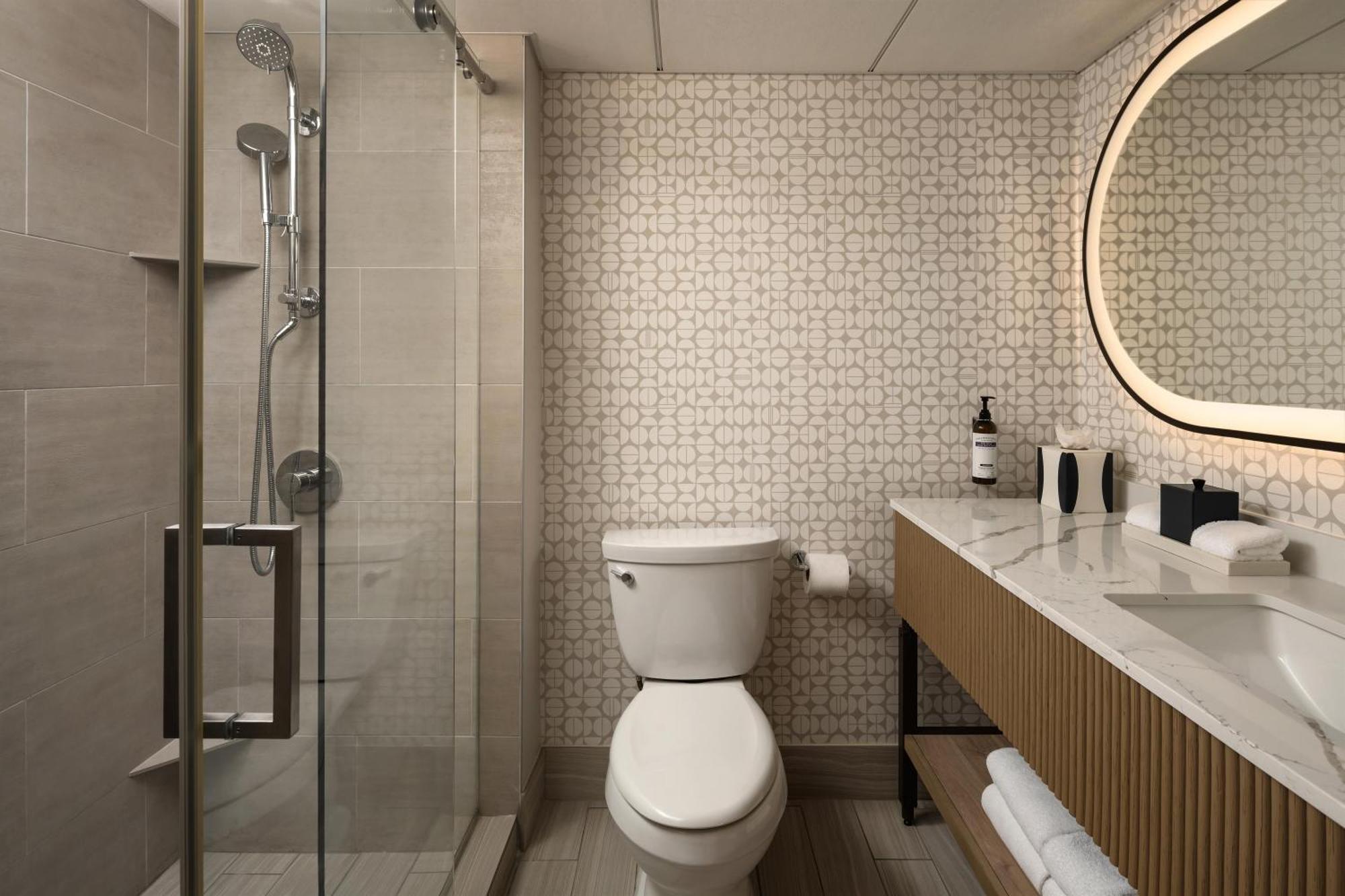 1 King Bed Lake View Balcony,1746924714:JPEG