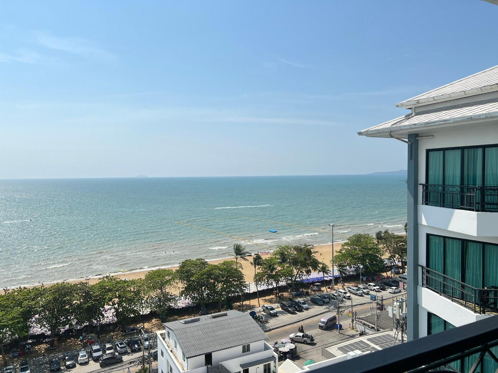 Deluxe Seaview