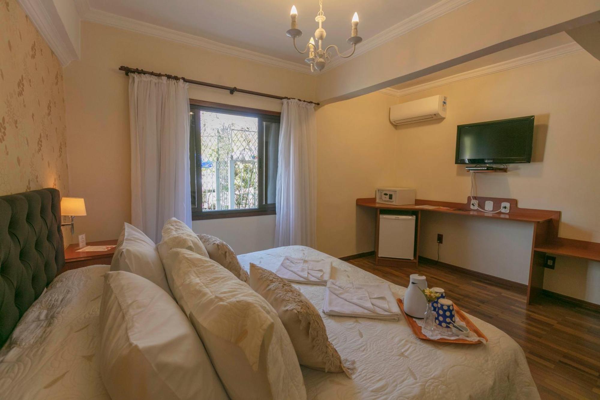 Deluxe Double Room with Bath,1756431711:JPEG