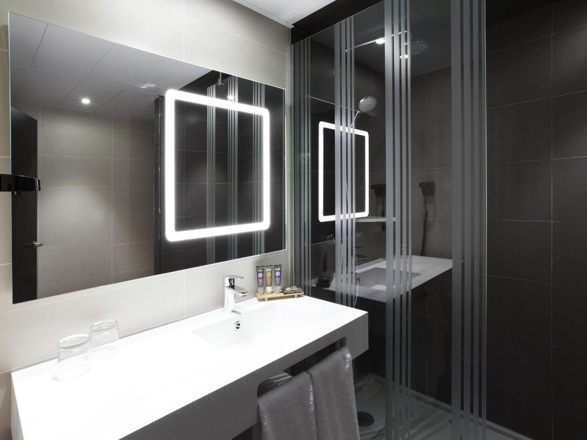 Superior Queen Room,1756499091:JPEG