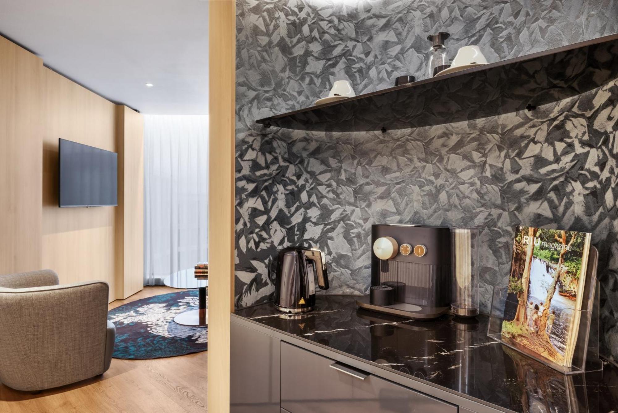 King One Bedroom Suite