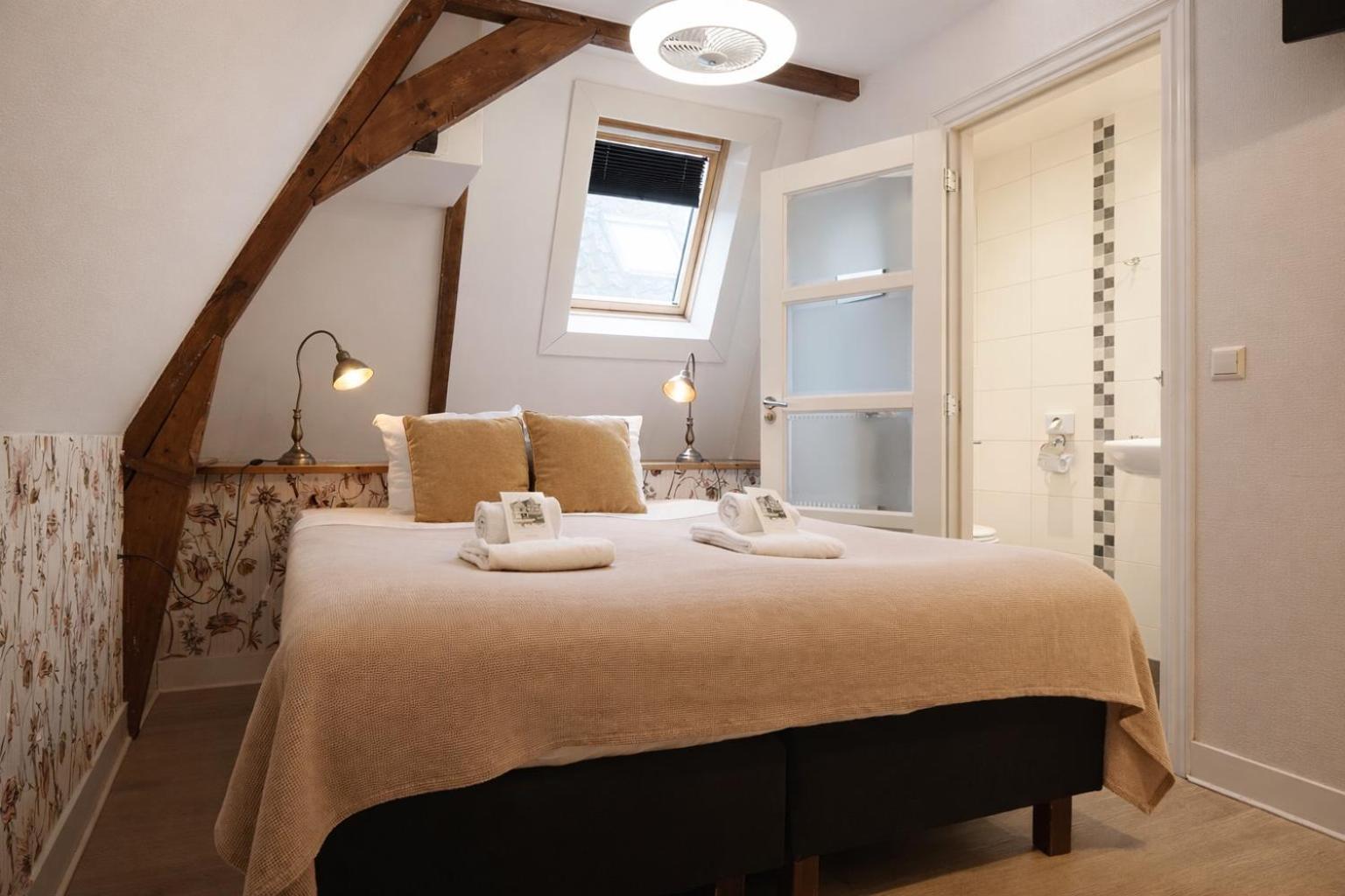 Small Double Room,1756746715:JPEG