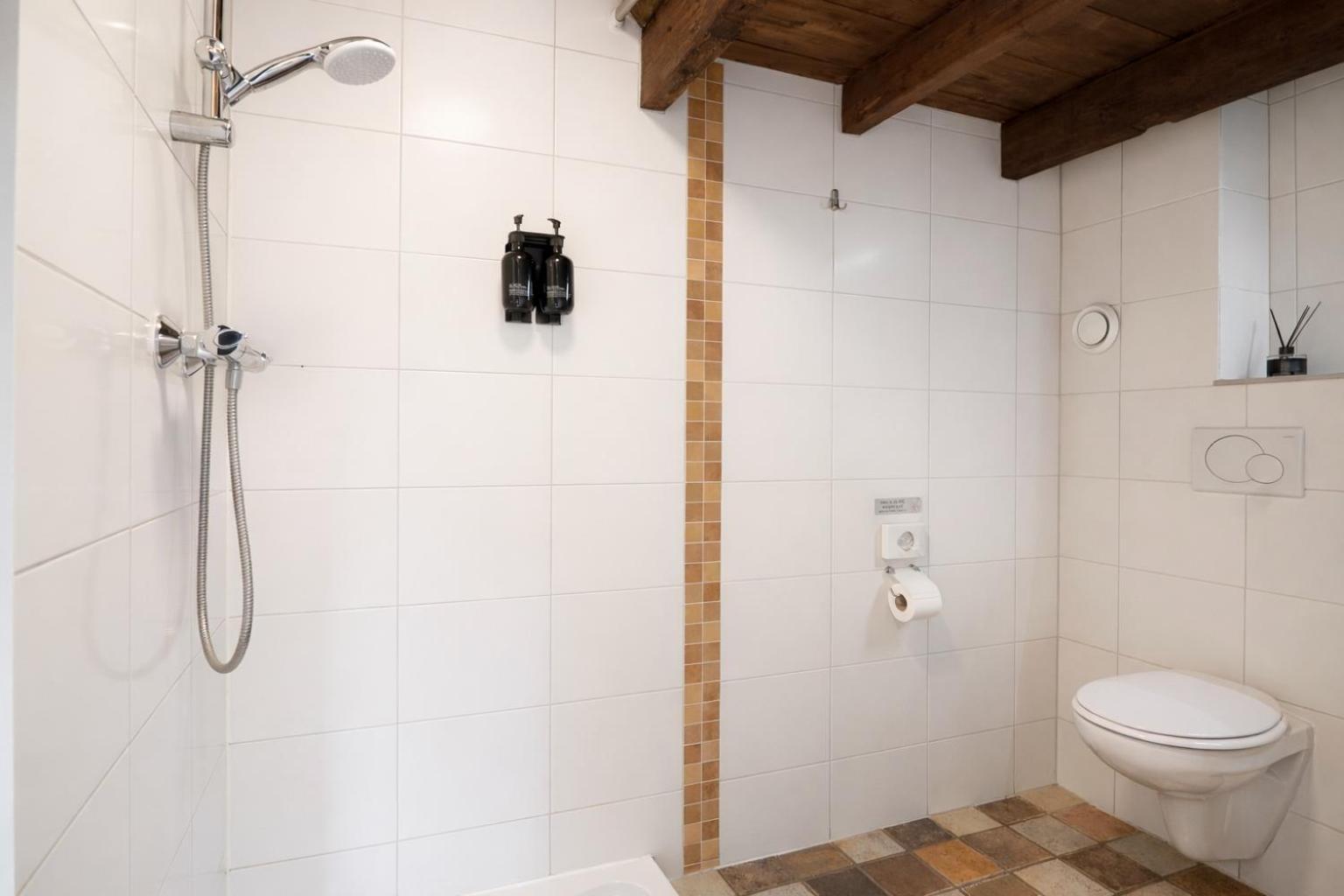 Triple Room,1756746719:JPEG