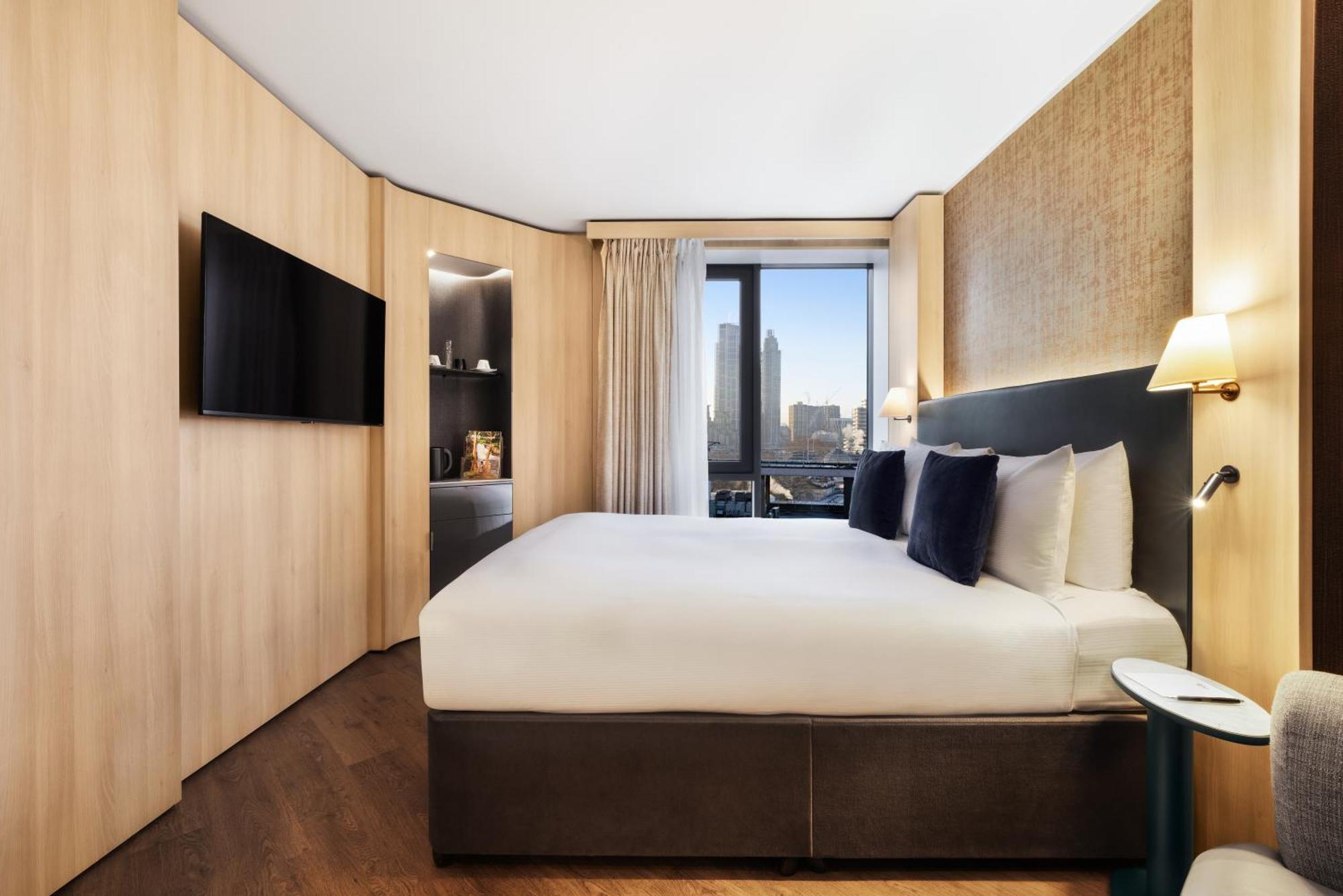 Superior Deluxe Queen Room