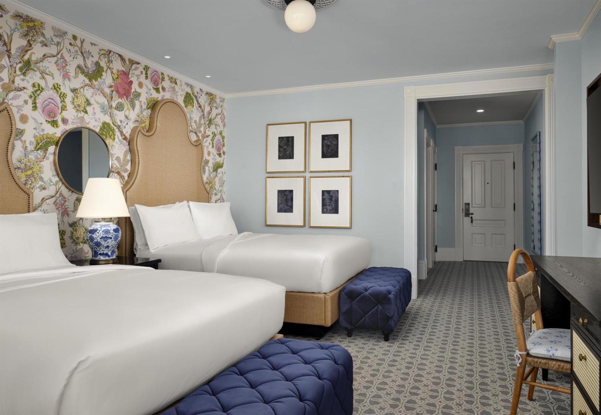 Victorian Queen Room Two Queen Beds Hearing Accessible