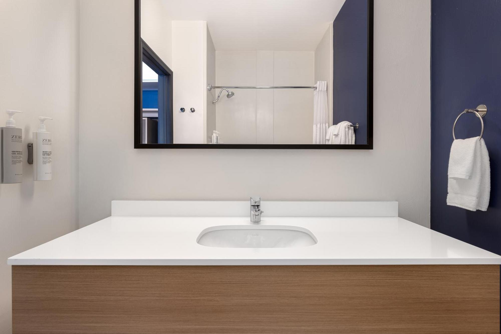 King Room,1758549774:JPEG