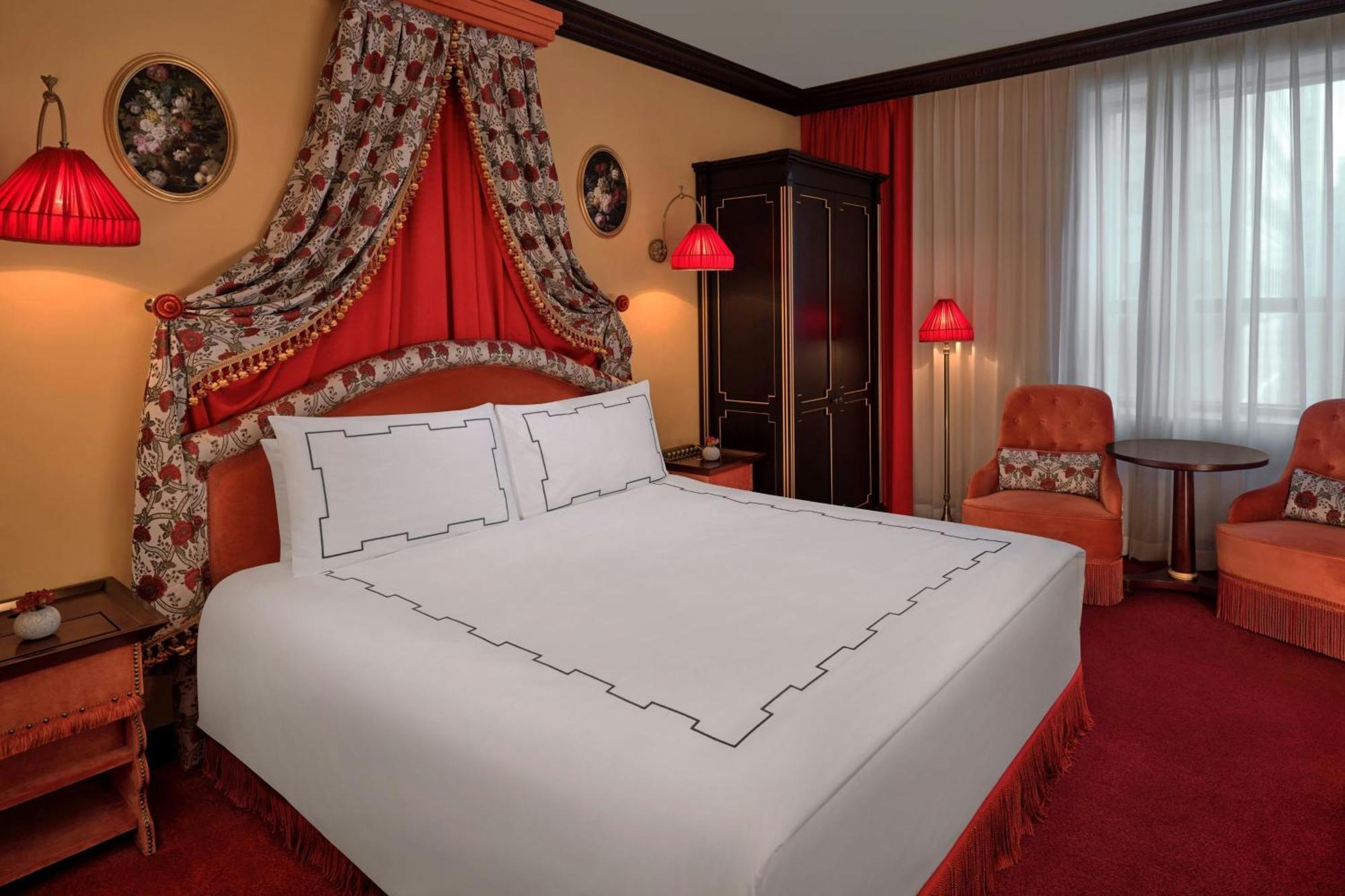 Amour King Room City View