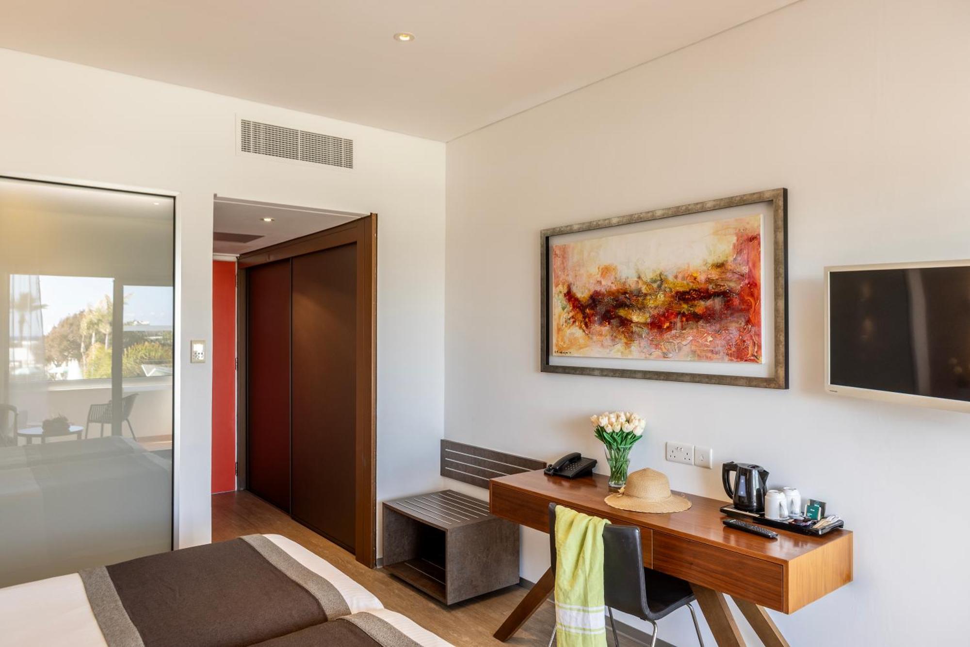 Garden Suite Poolfront 1st Floor