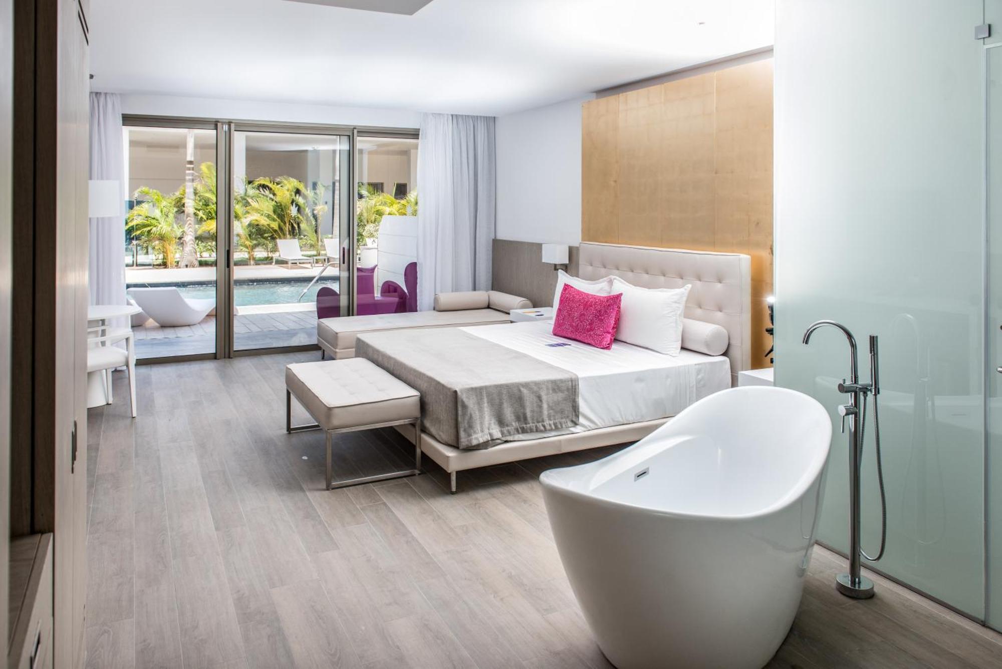 Deluxe Suite Platinum