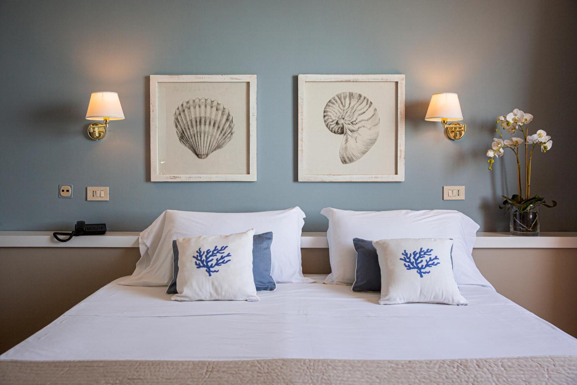 Double or Twin Room Sea View