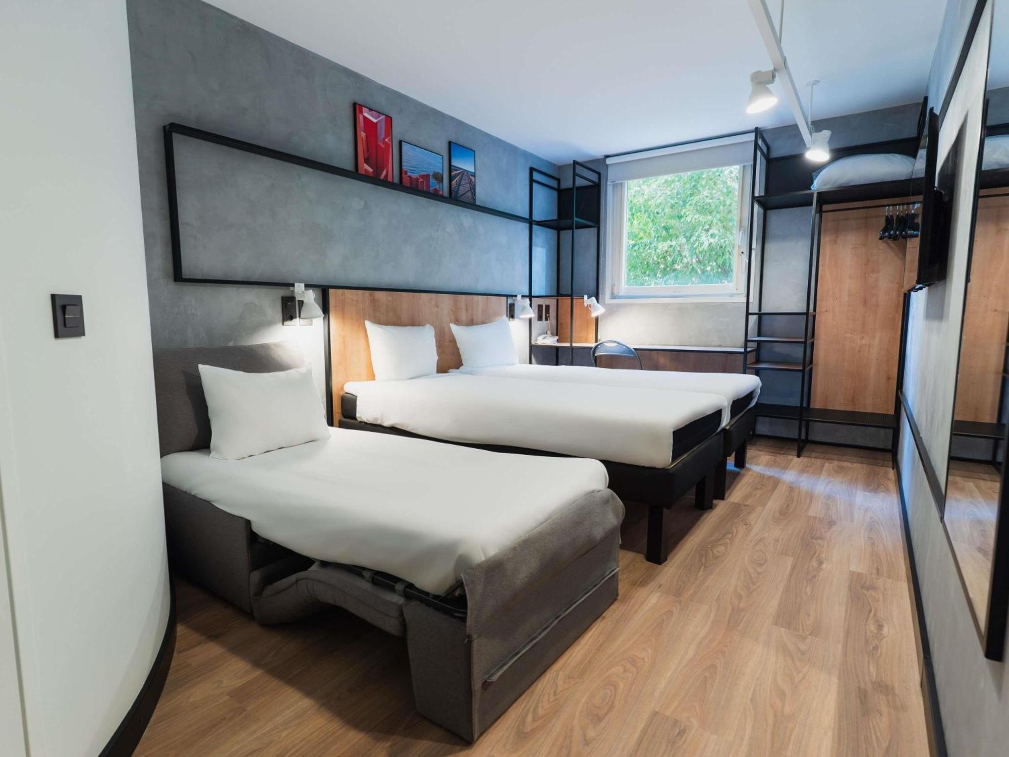 Standard Twin Room Sofa