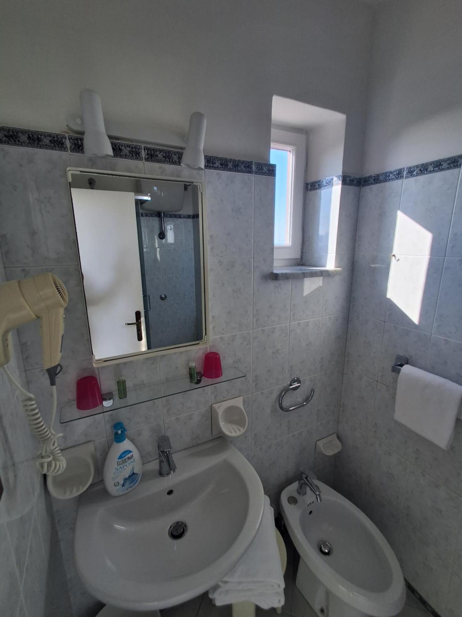 Double or Twin Room Sea View