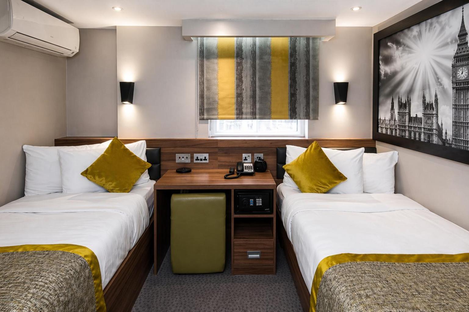 Compact Twin Room en suite
