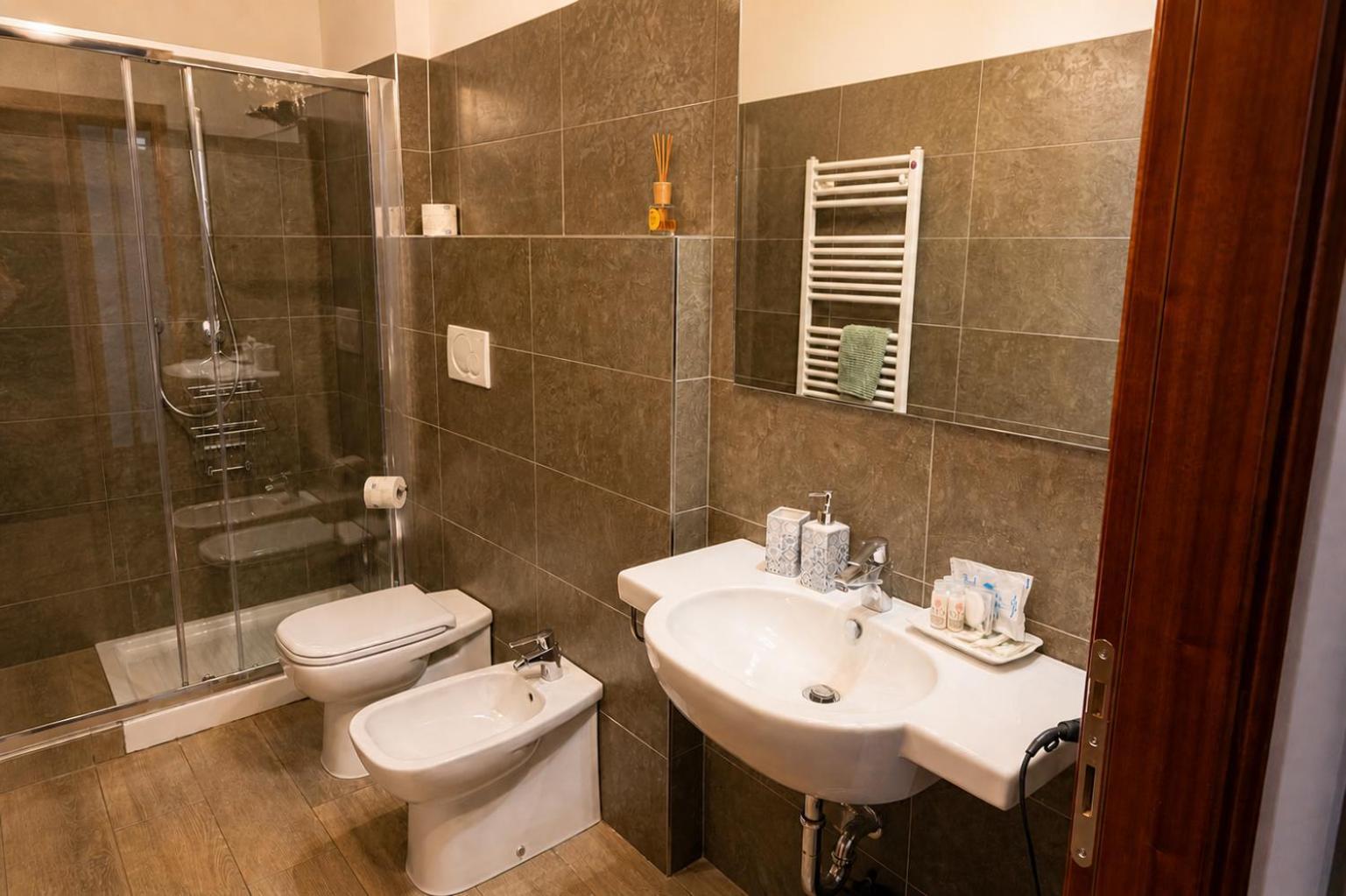 Standard Double Suite