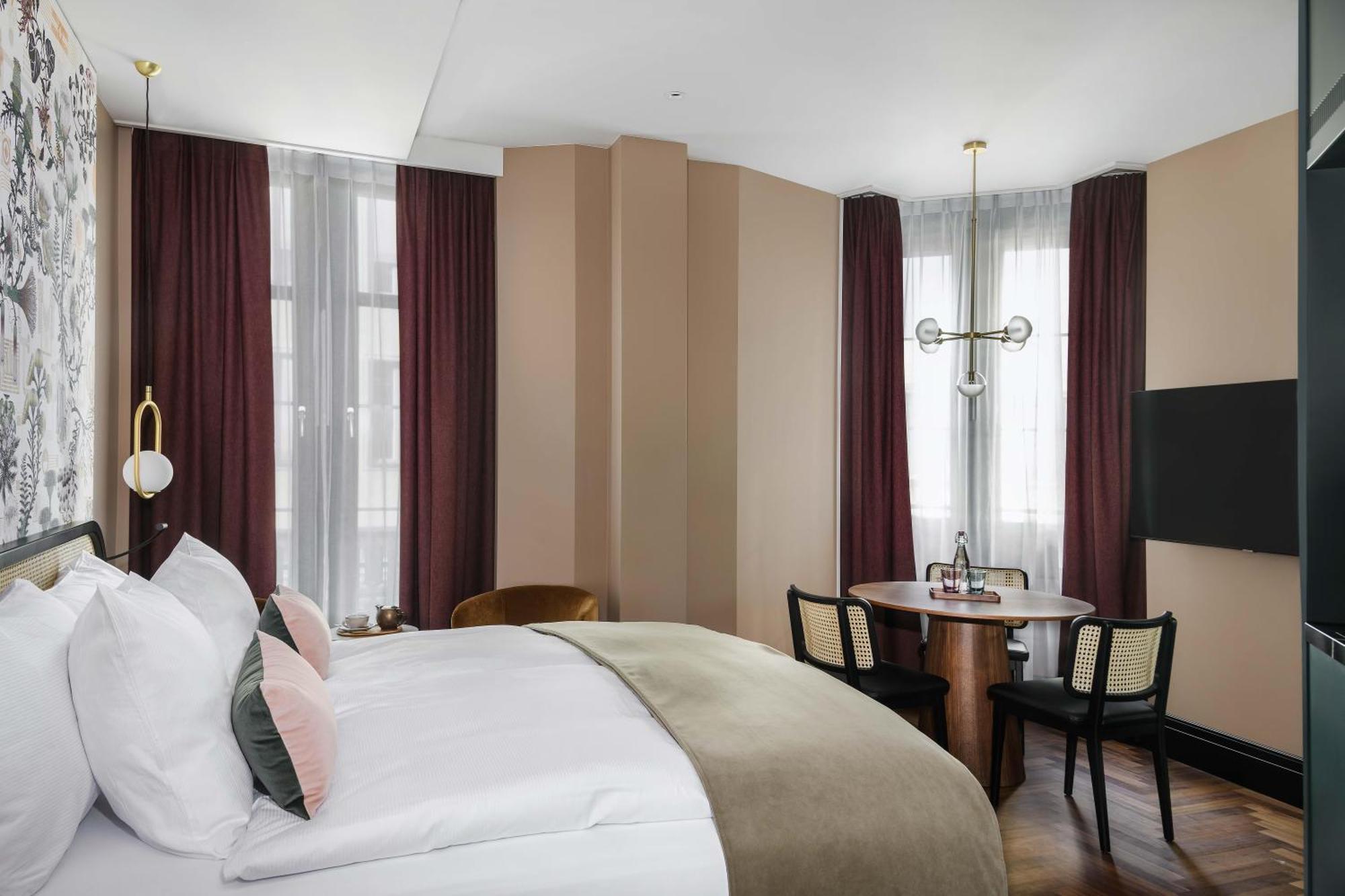 Deluxe Double or Twin Room