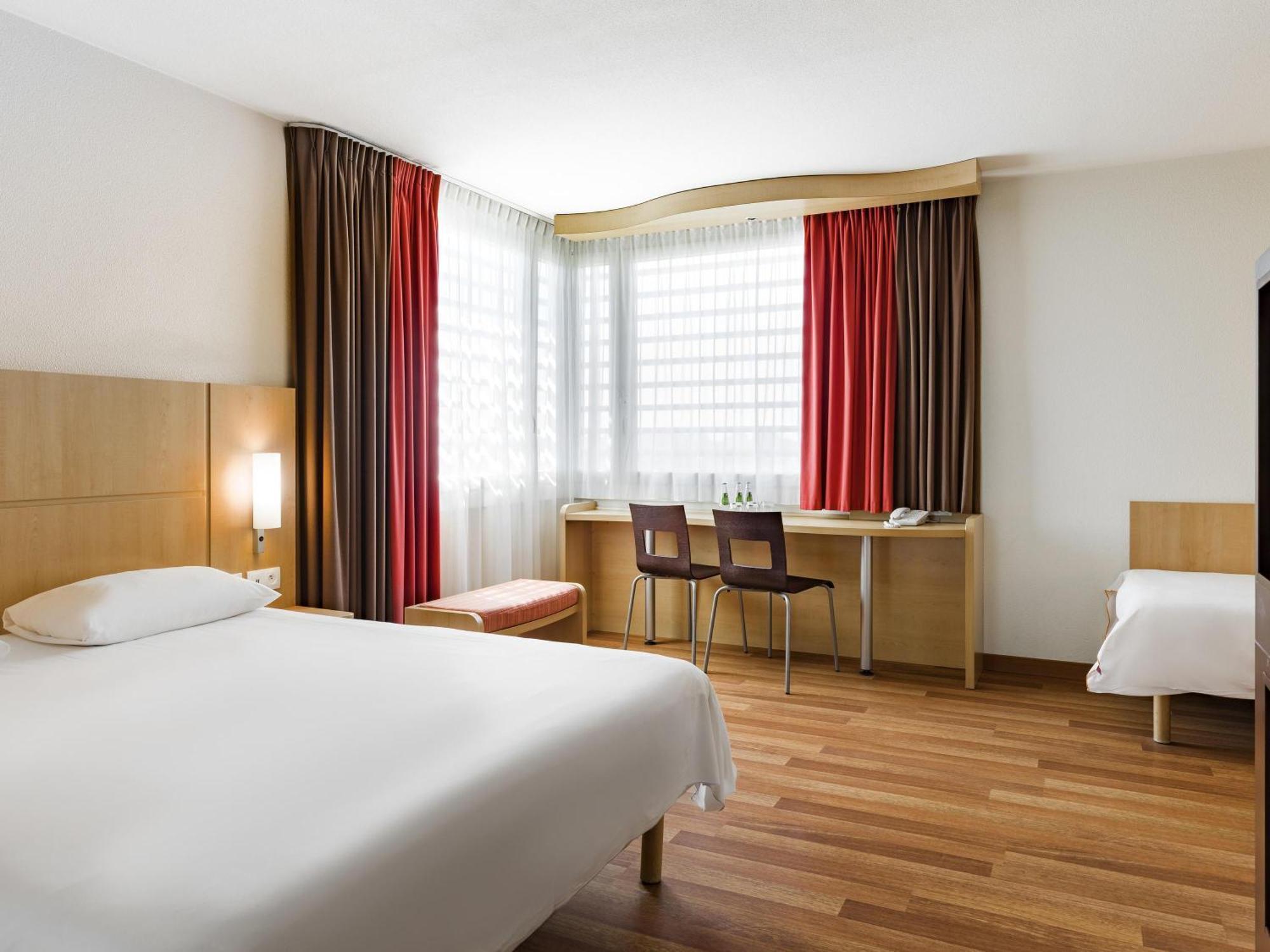 Standard Family Room One Double Bed One Single Bed