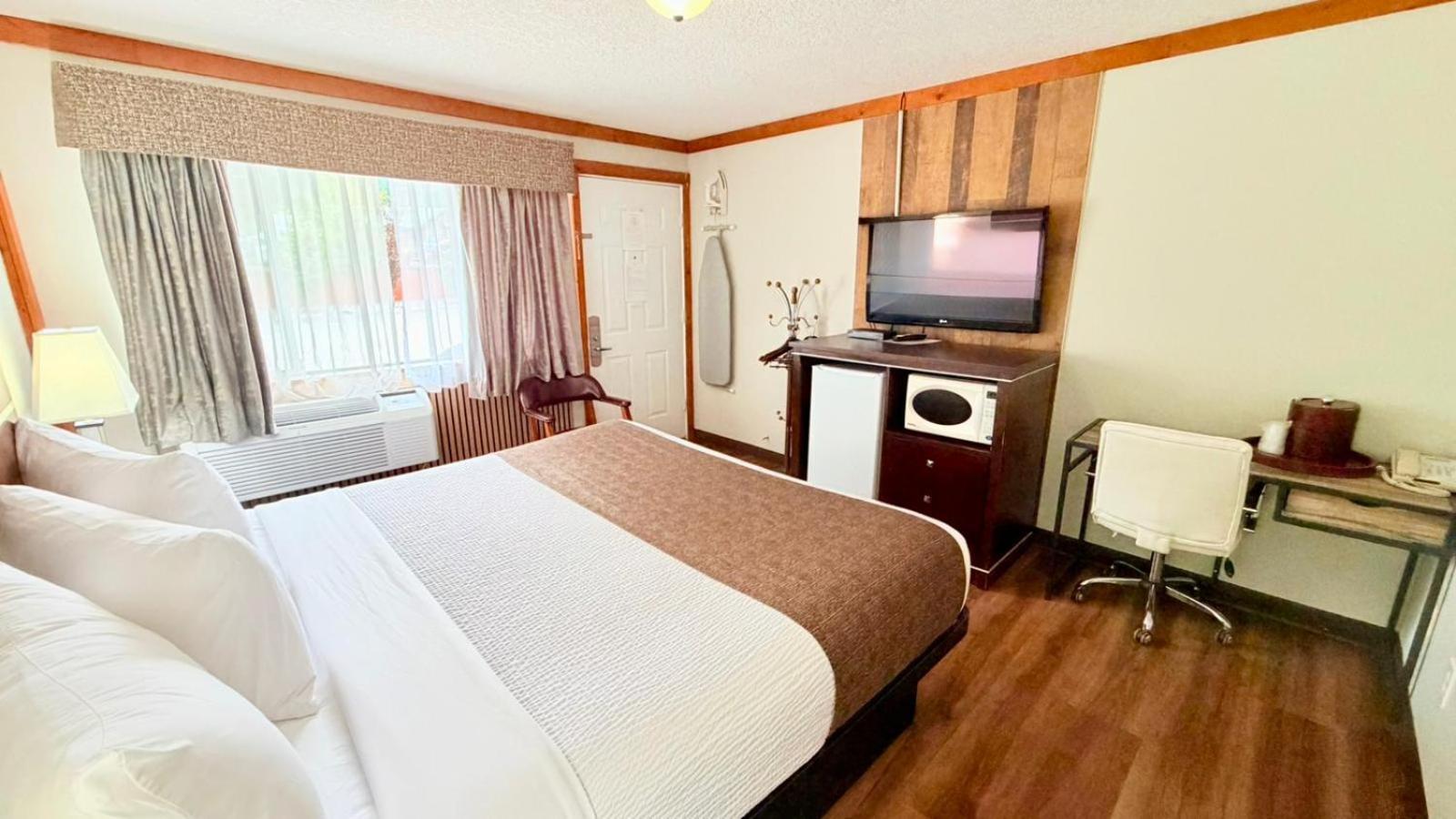 Zimmer 1 Kingsize-Bett – Nichtraucher, Erdgeschoss
