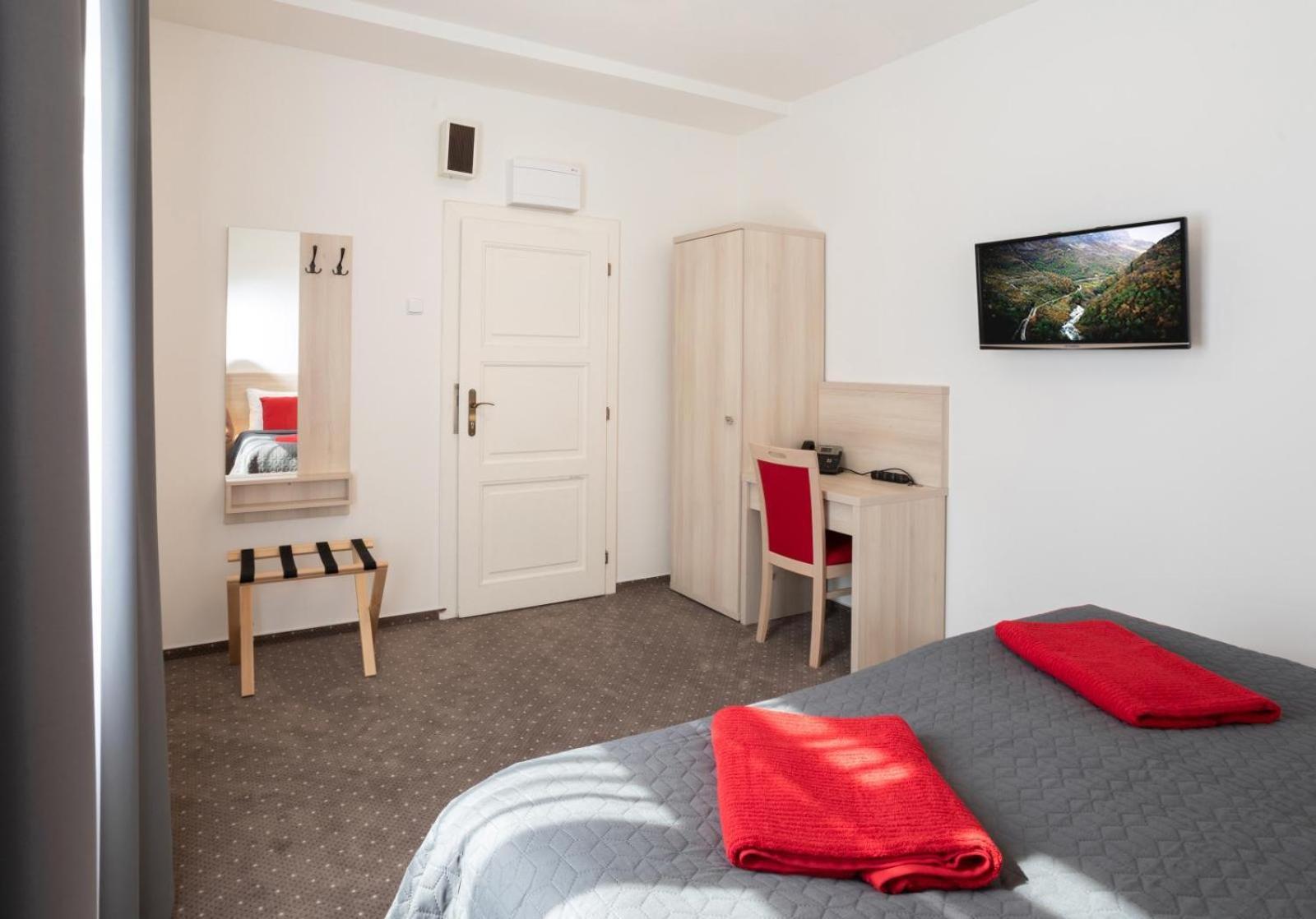Double Room Private Bathroom