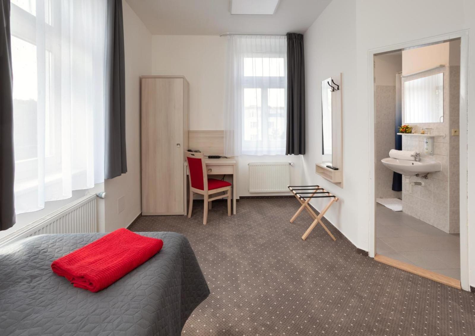 Single Room Bathroom