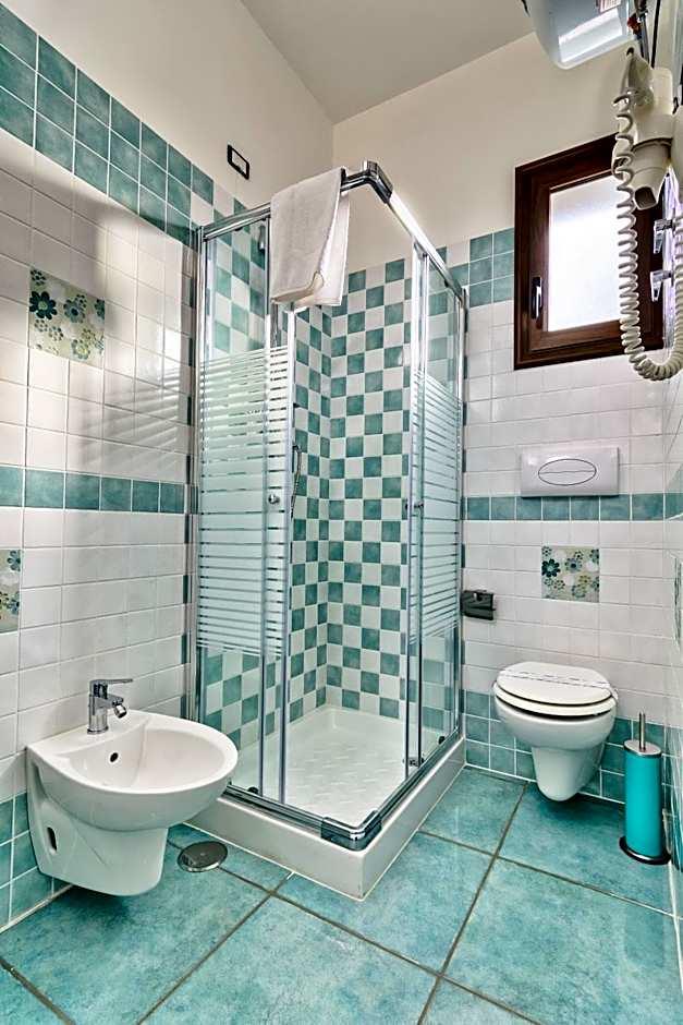 Double Room Private Bathroom