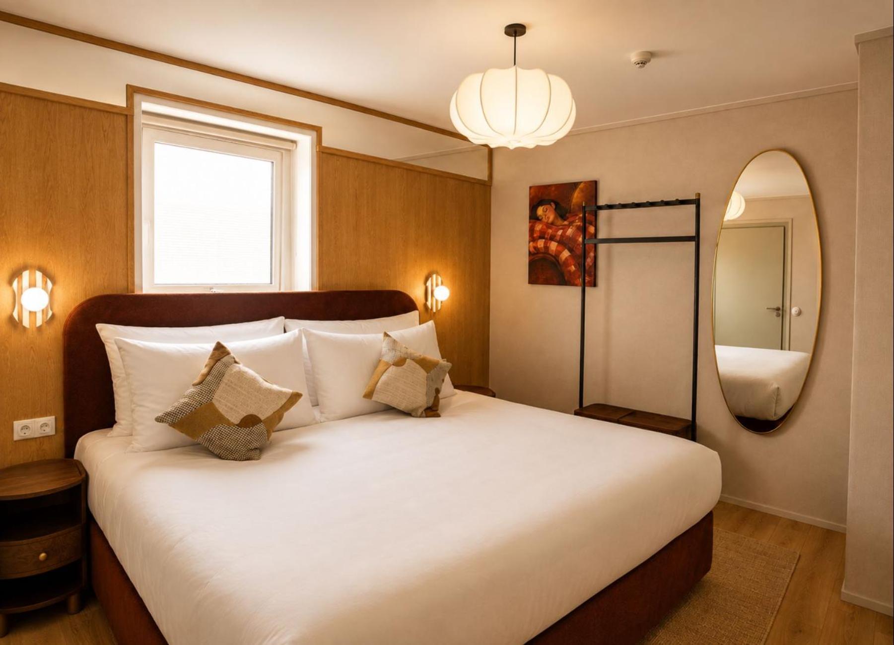 Urban Triple Room
